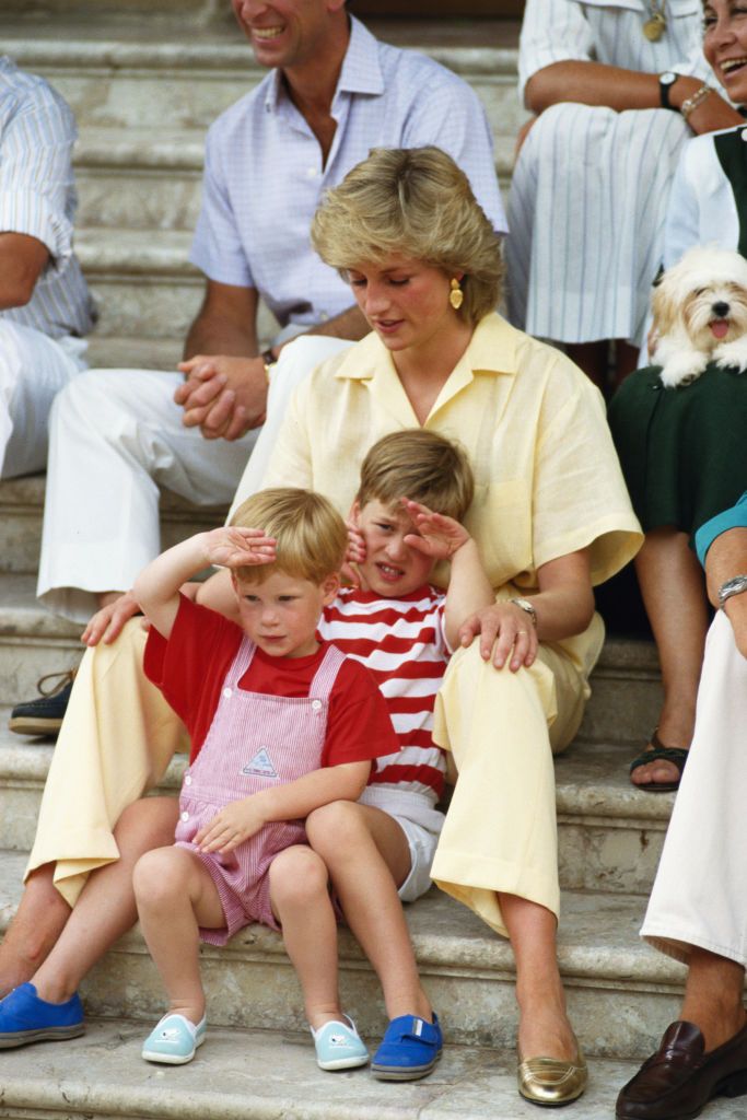 Lady Diana en vacances avec les princes William et Harry | Photo: Getty Images