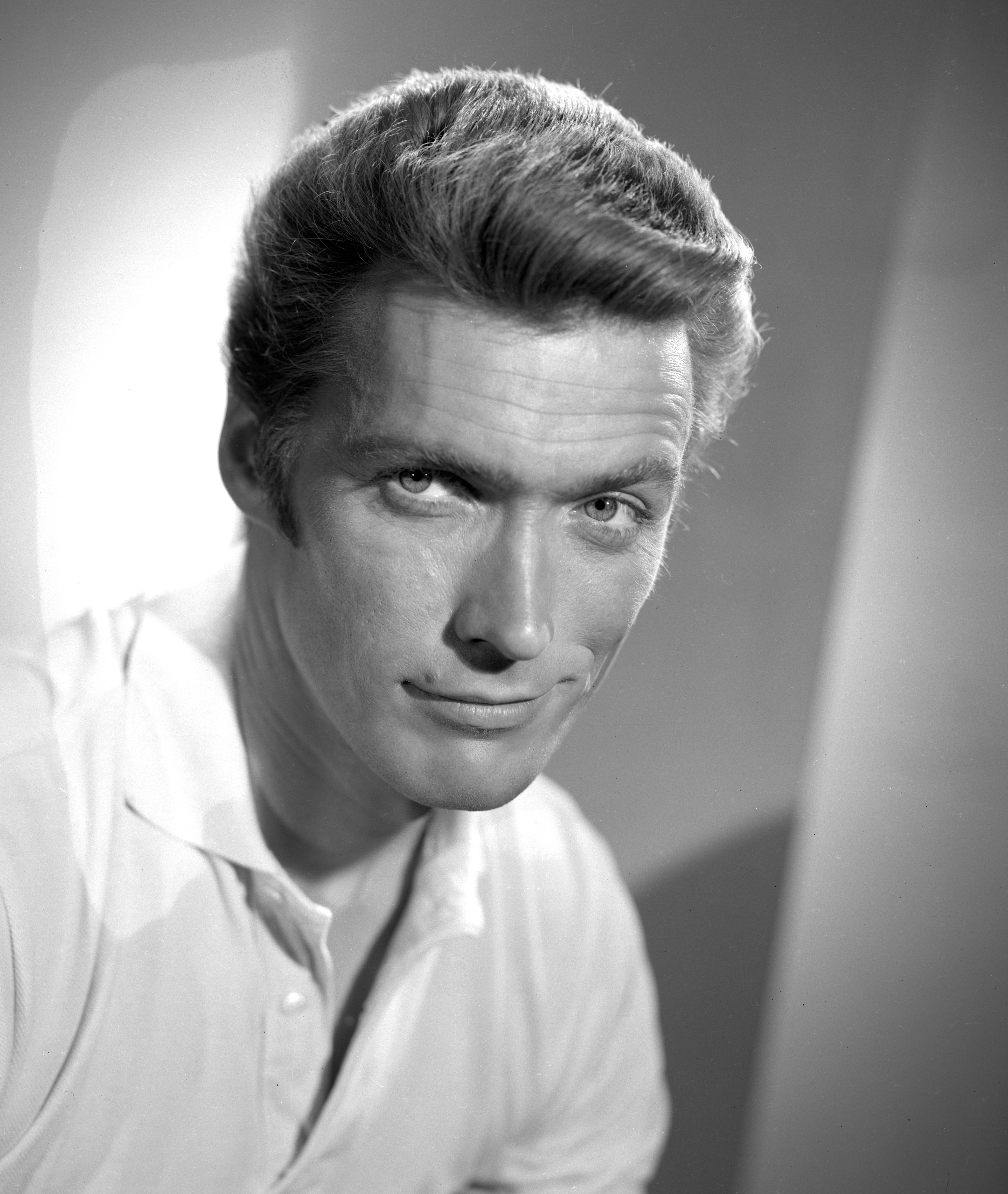 Clint Eastwood photographié en 1959 | Source : Getty Images