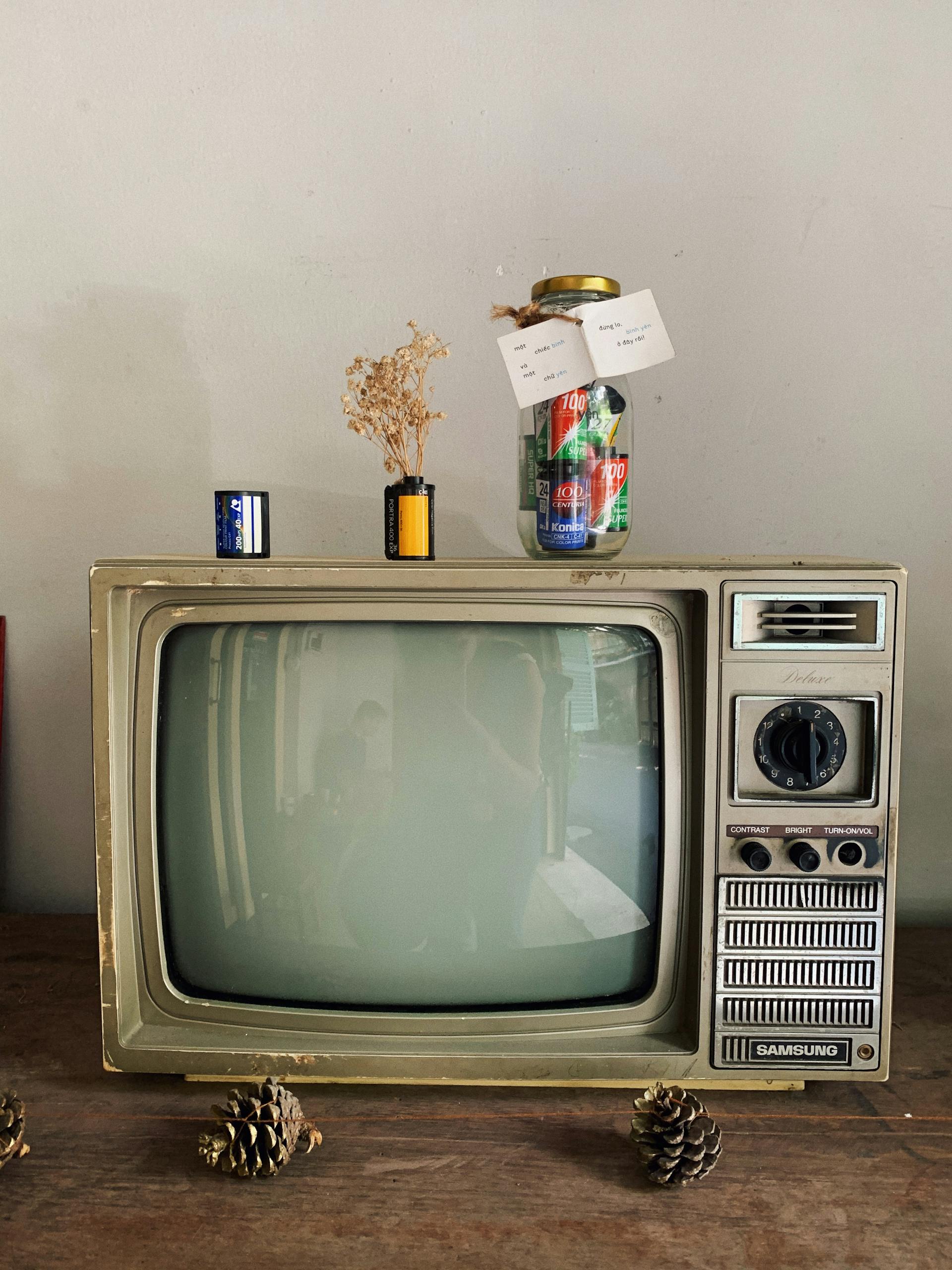 Un vieux téléviseur | Source : Pexels