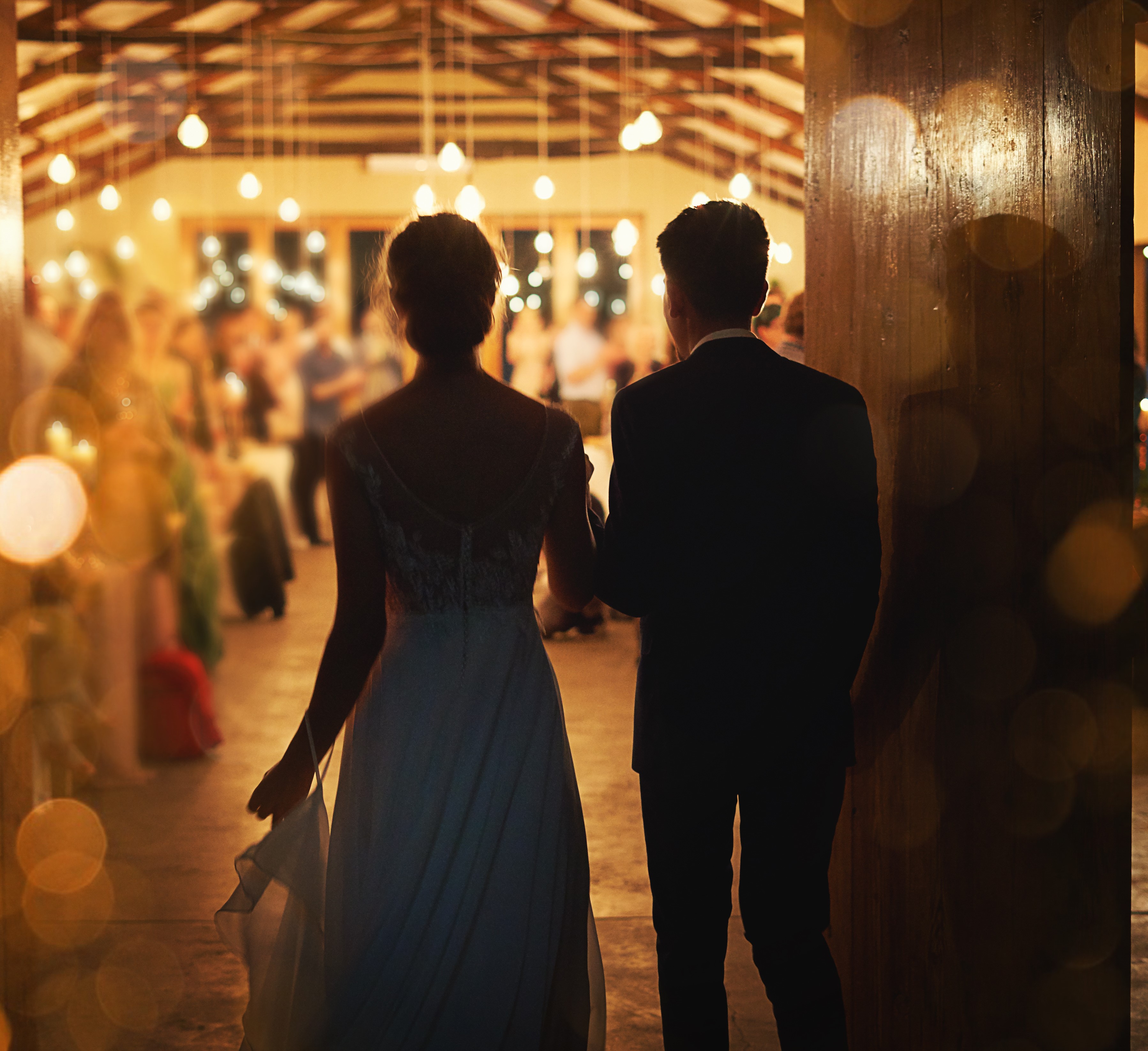 Les jeunes mariés lors de leur réception | Source : Getty Images