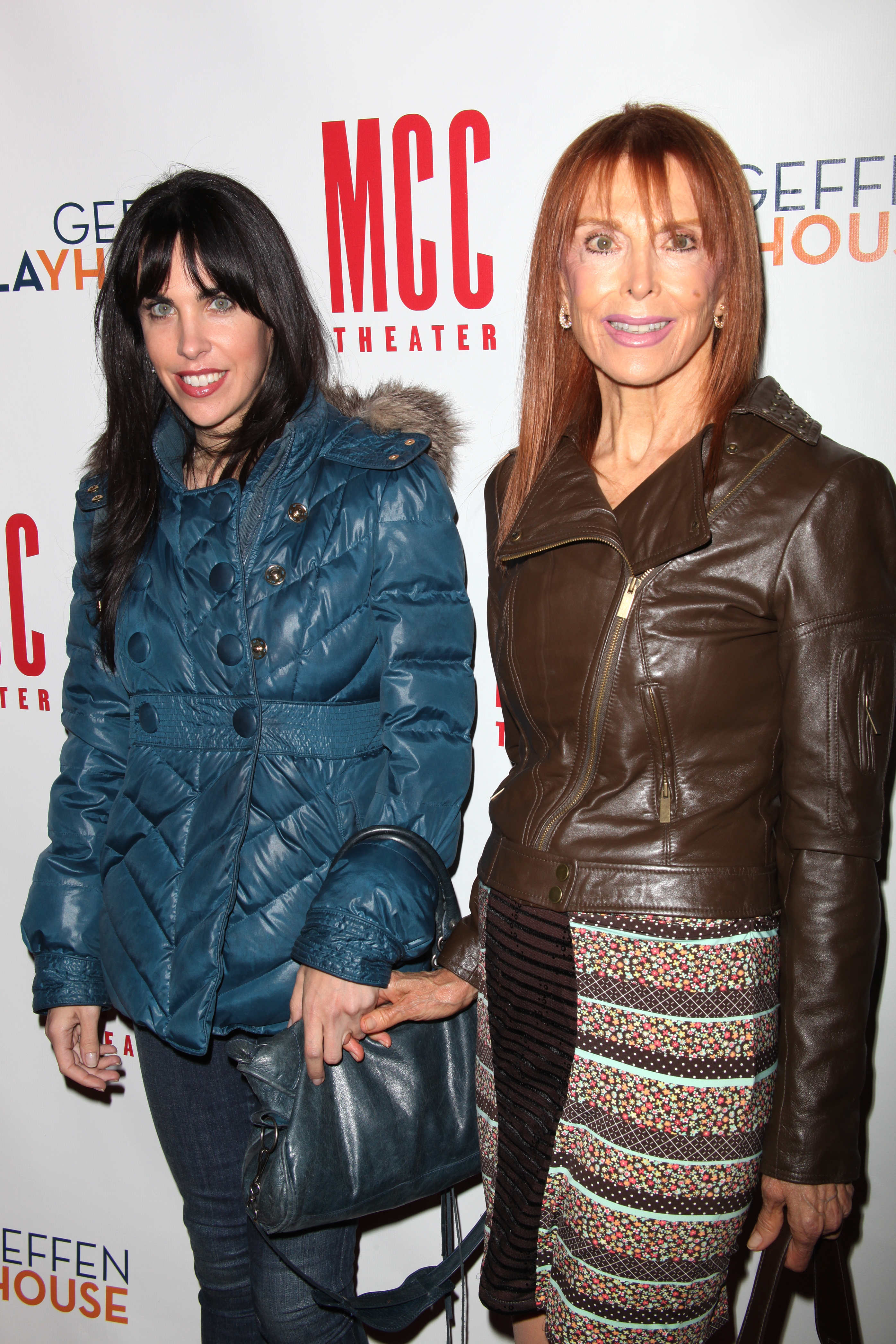 Tina Louise et sa fille Caprice Crane à New York le 22 novembre 2010 | Source : Getty Images