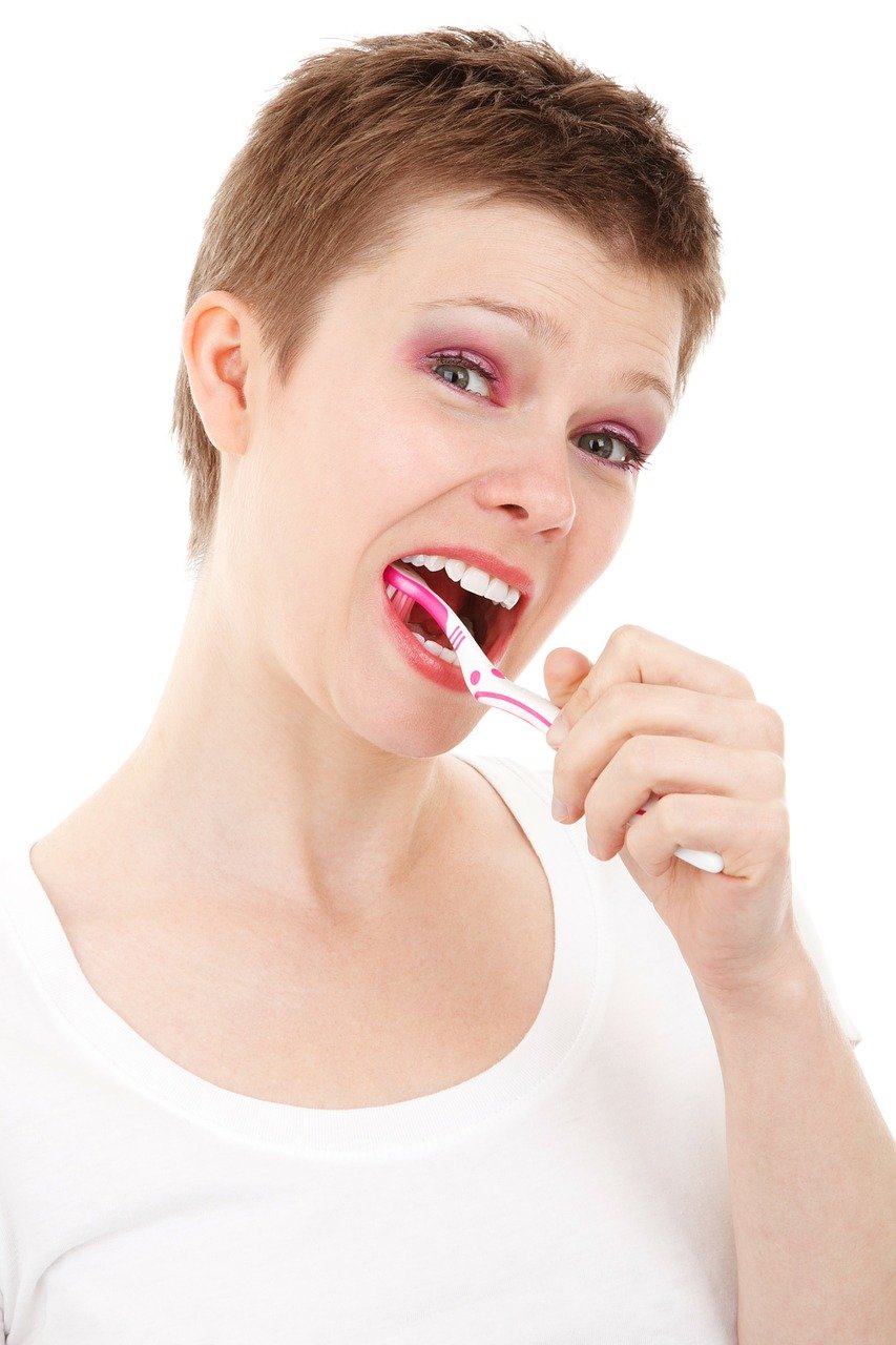 Une femme avec une belle dentition | Photo : Pixabay.