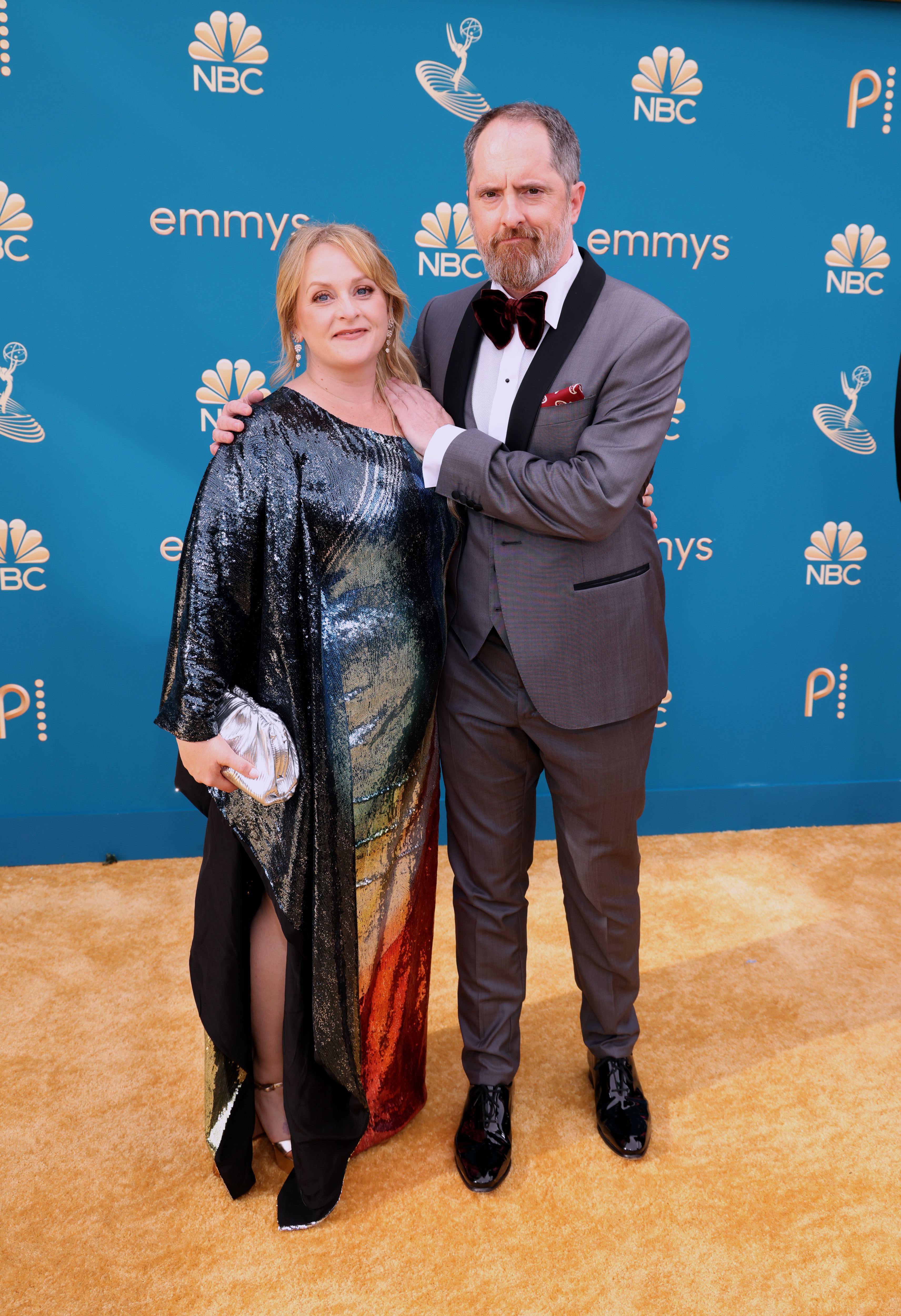 Shannon Nelson et Brendan Hunt arrivent à la 74e cérémonie annuelle des Primetime Emmy Awards qui s'est tenue au Microsoft Theater le 12 septembre 2022 à Los Angeles, en Californie. | Source : Getty Images