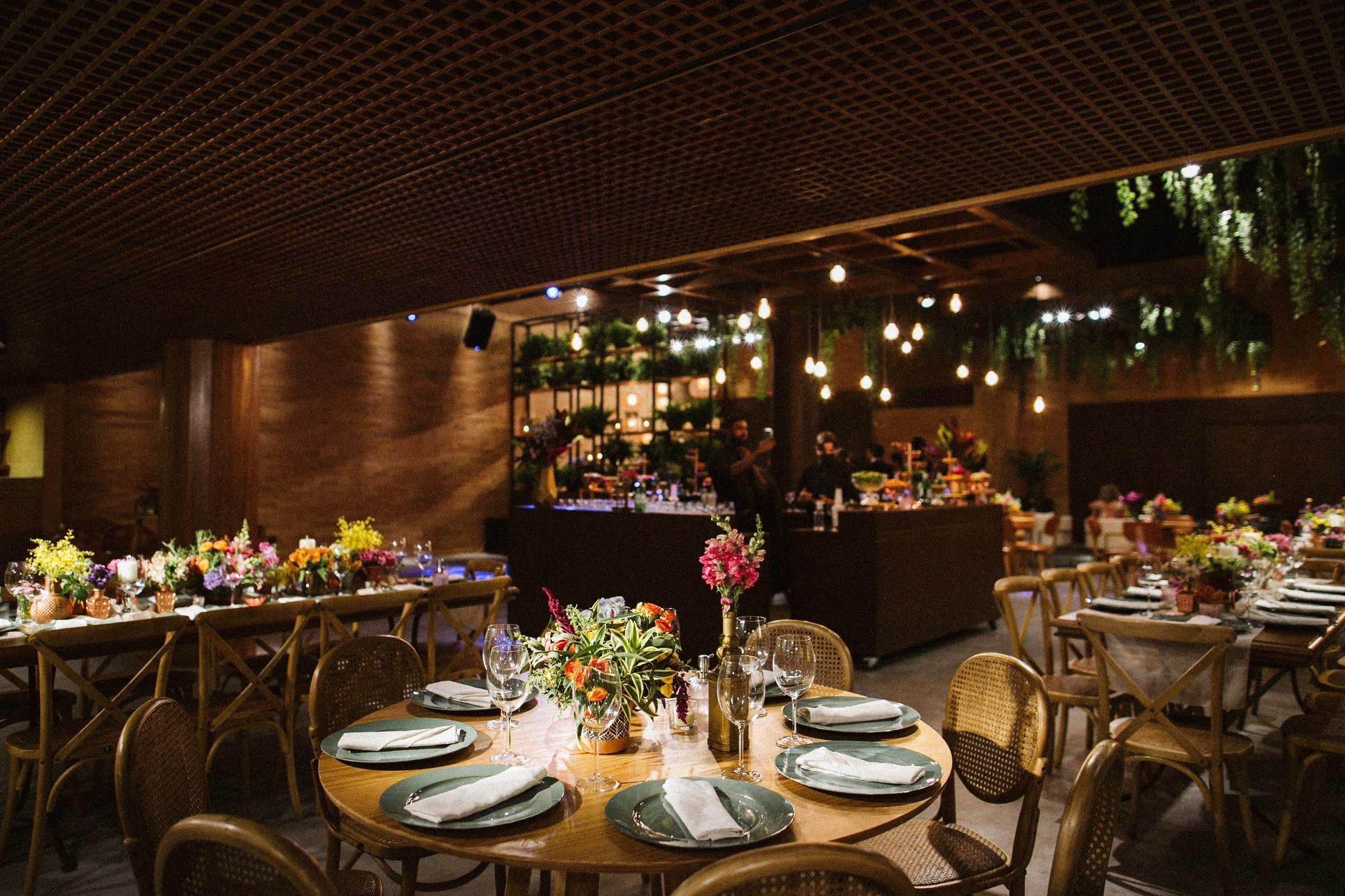 Un dîner entre amis | Source : Shutterstock