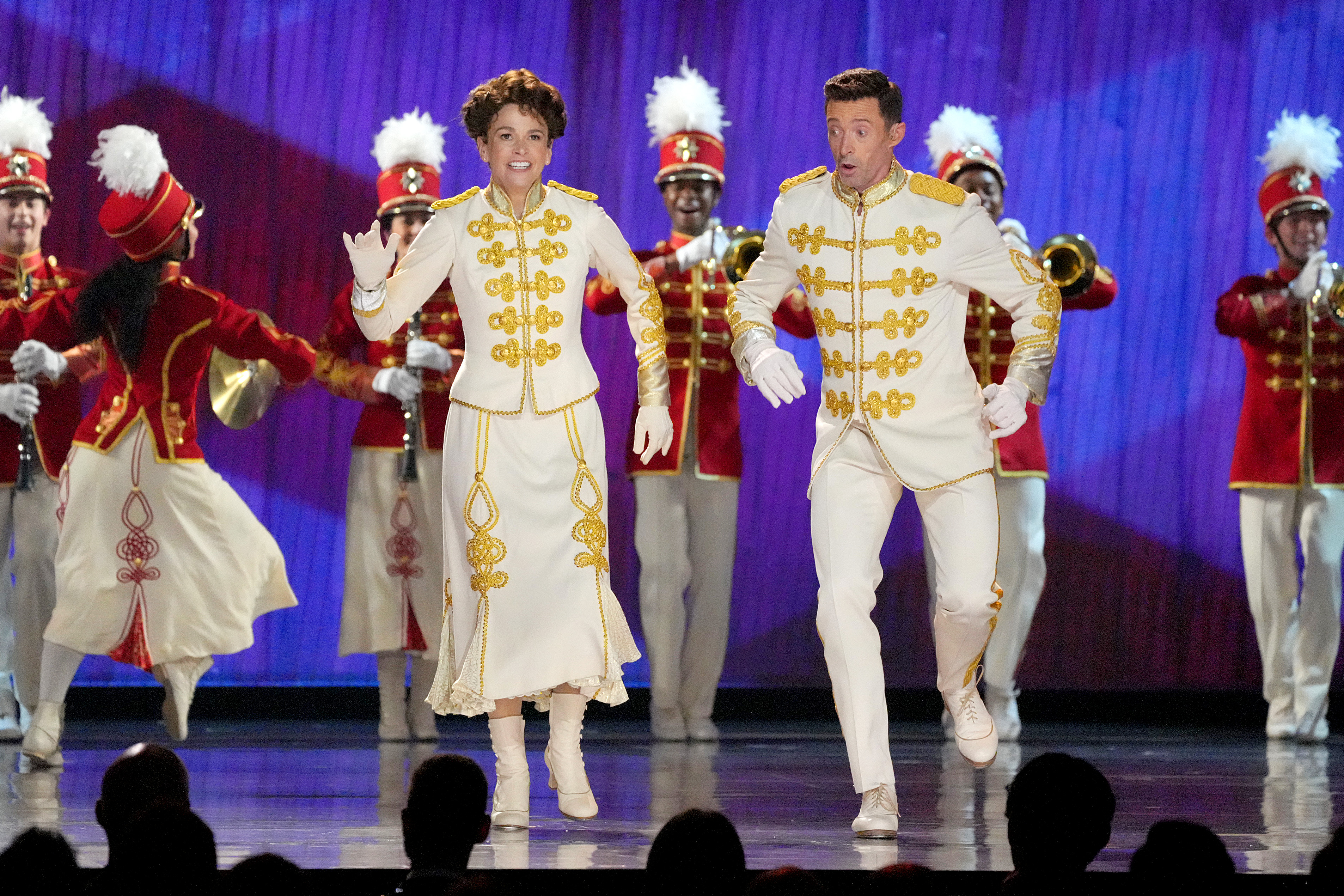 Hugh Jackman et Sutton Foster interprètent un numéro de "The Music Man" sur scène lors de la 75e cérémonie annuelle des Tony Awards au Radio City Music Hall à New York, le 12 juin 2022 | Source : Getty Images