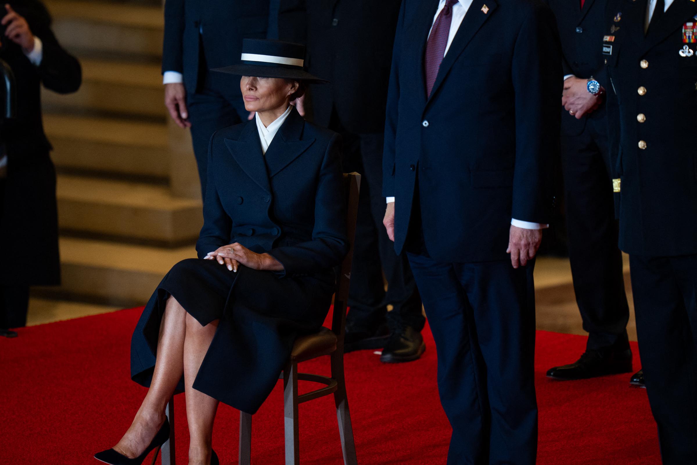 Melania Trump lors de la cérémonie de passage en revue des troupes lors de l'investiture de Donald Trump à Washington, DC, le 20 janvier 2025. | Source : Getty Images