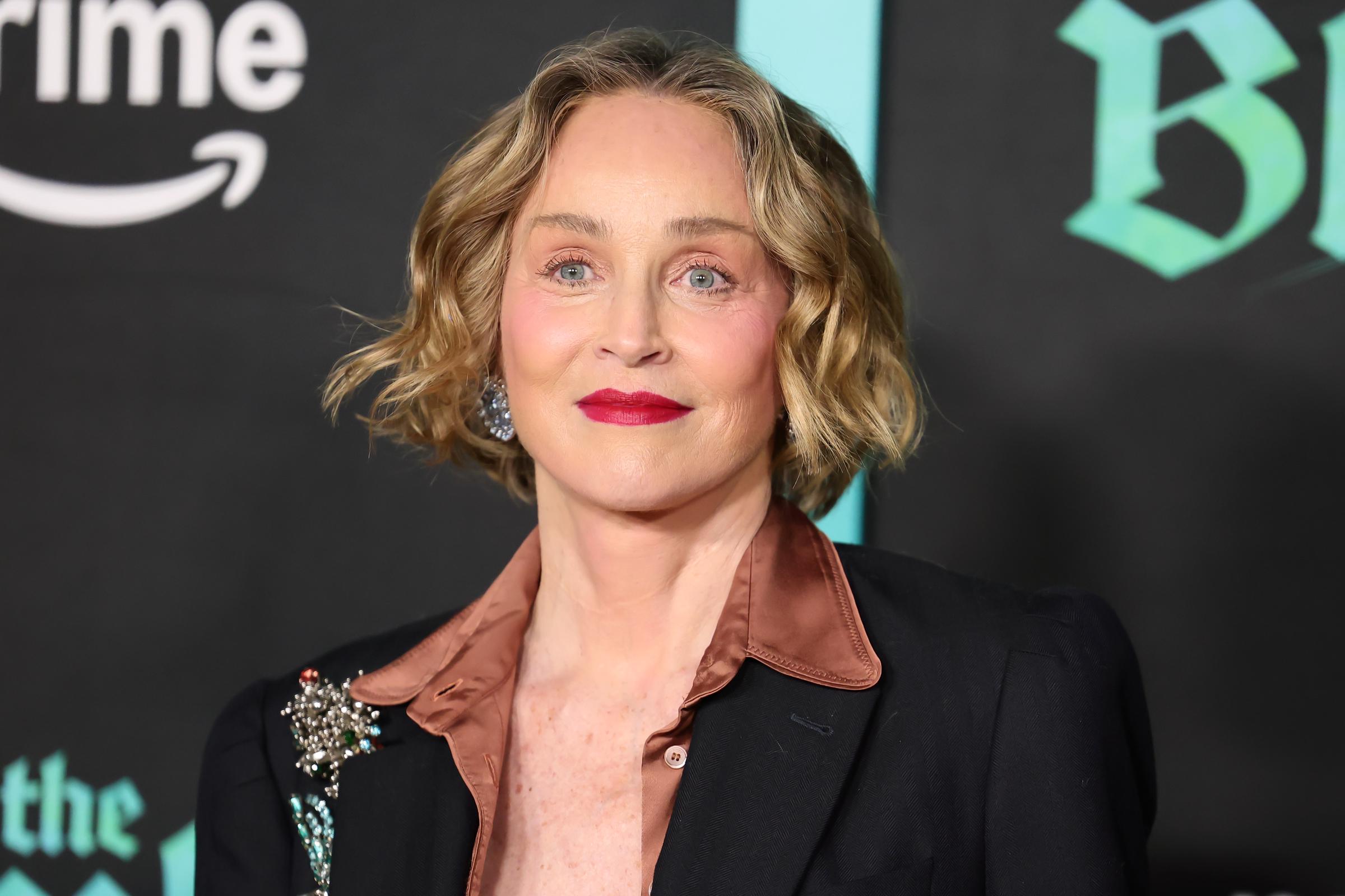 Sharon Stone lors de la première mondiale de la série « The Bluff » d'Amazon Prime Video à Hollywood, en Californie, le 17 février 2026. | Source : Getty Images