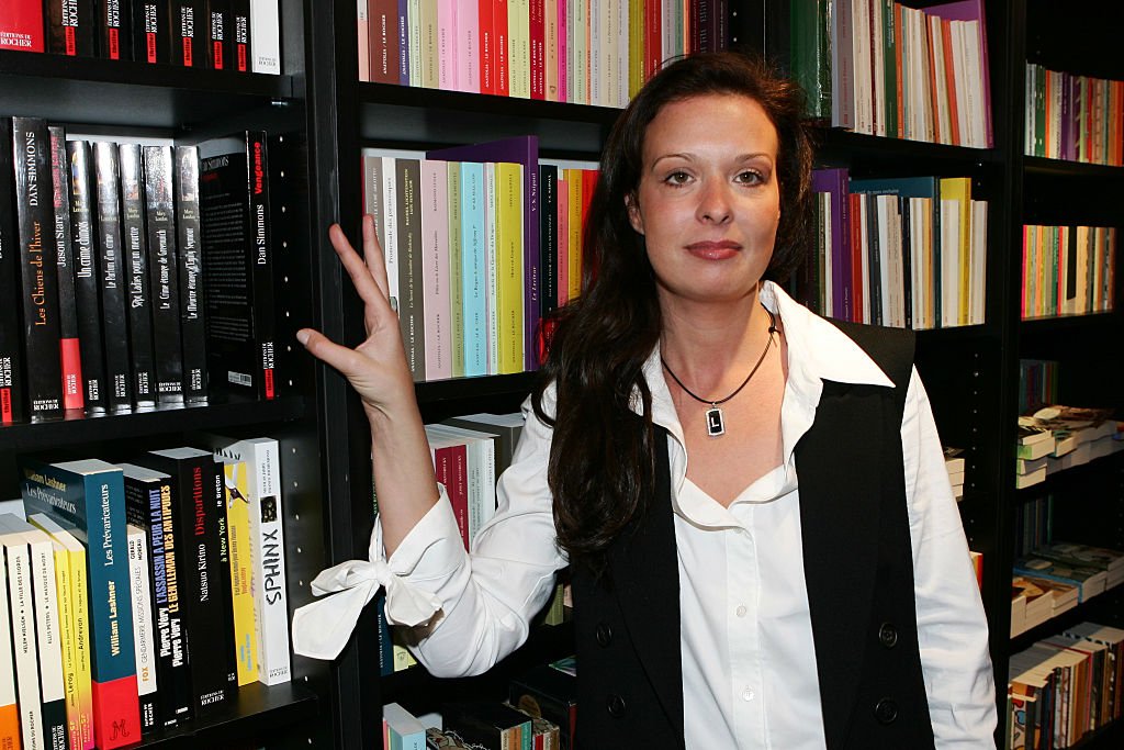 Cynthia Sardou au 25ième "Salon du Livre" à Paris. | Photo : Getty Images