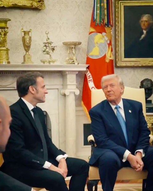 Emmanuel Macron et Donald Trump lors de leur discussion. | Source : X/@POTUS