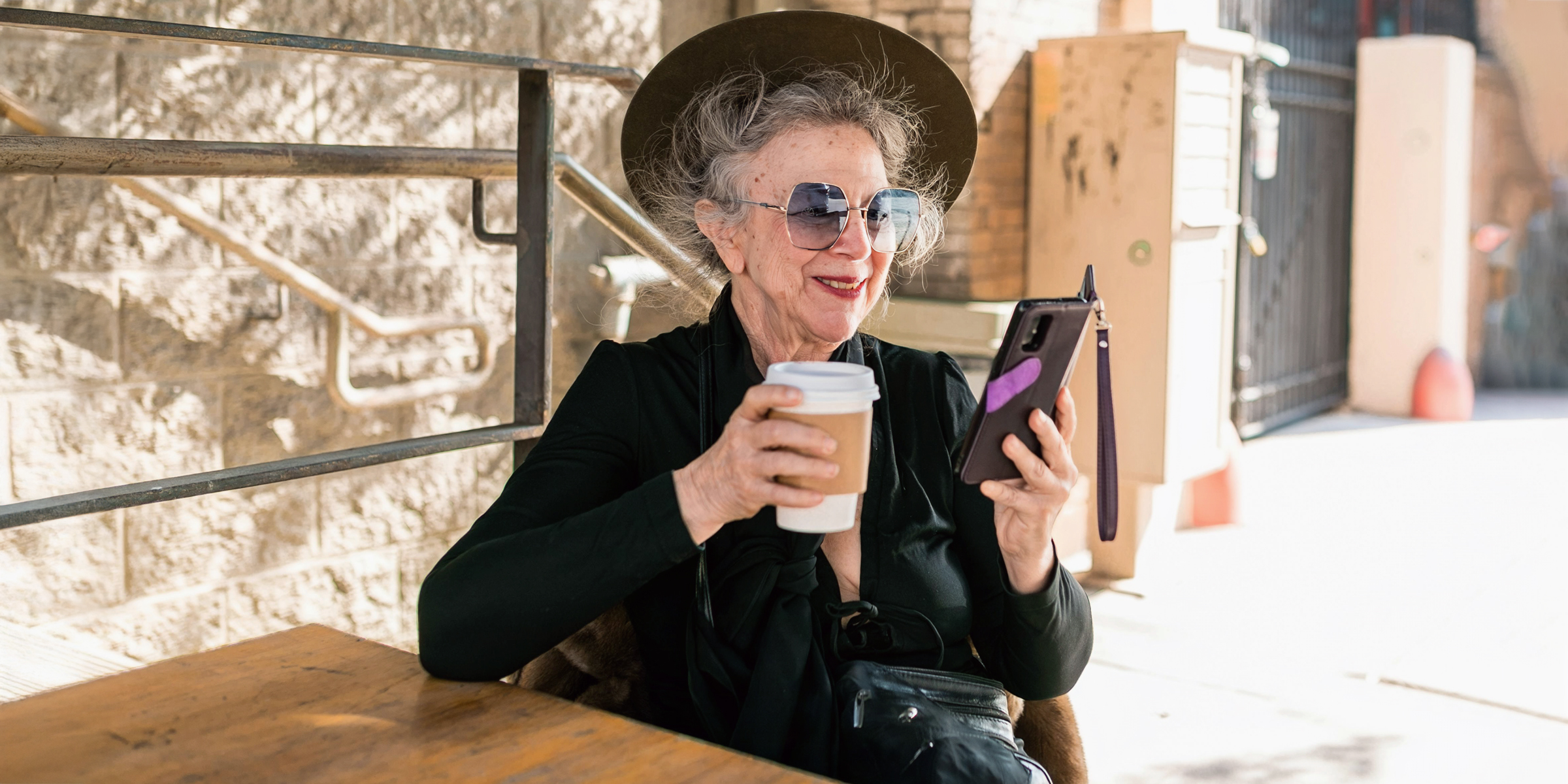Femme âgée buvant du café | Source : Pexels