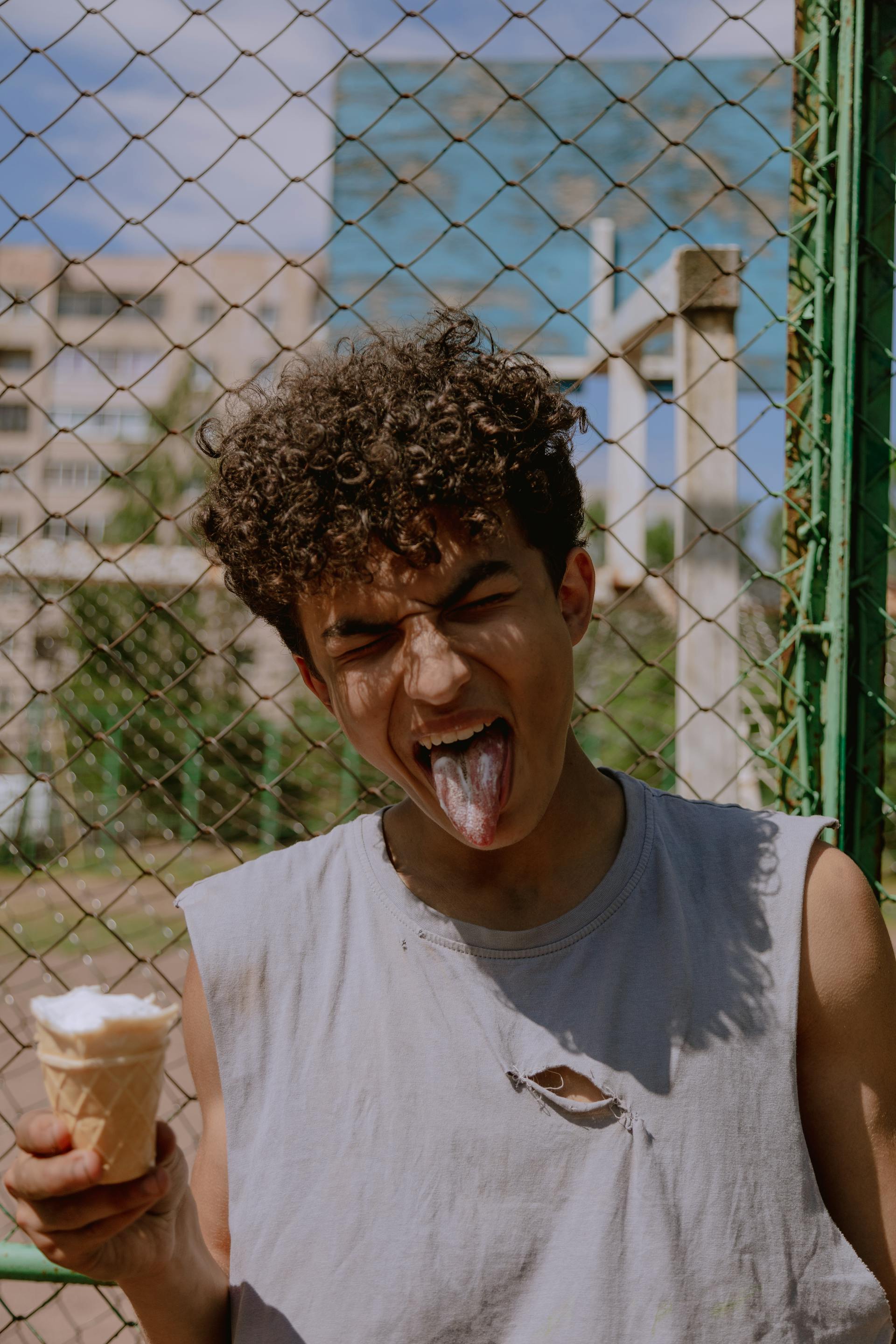 Un adolescent rebelle | Source : Pexels