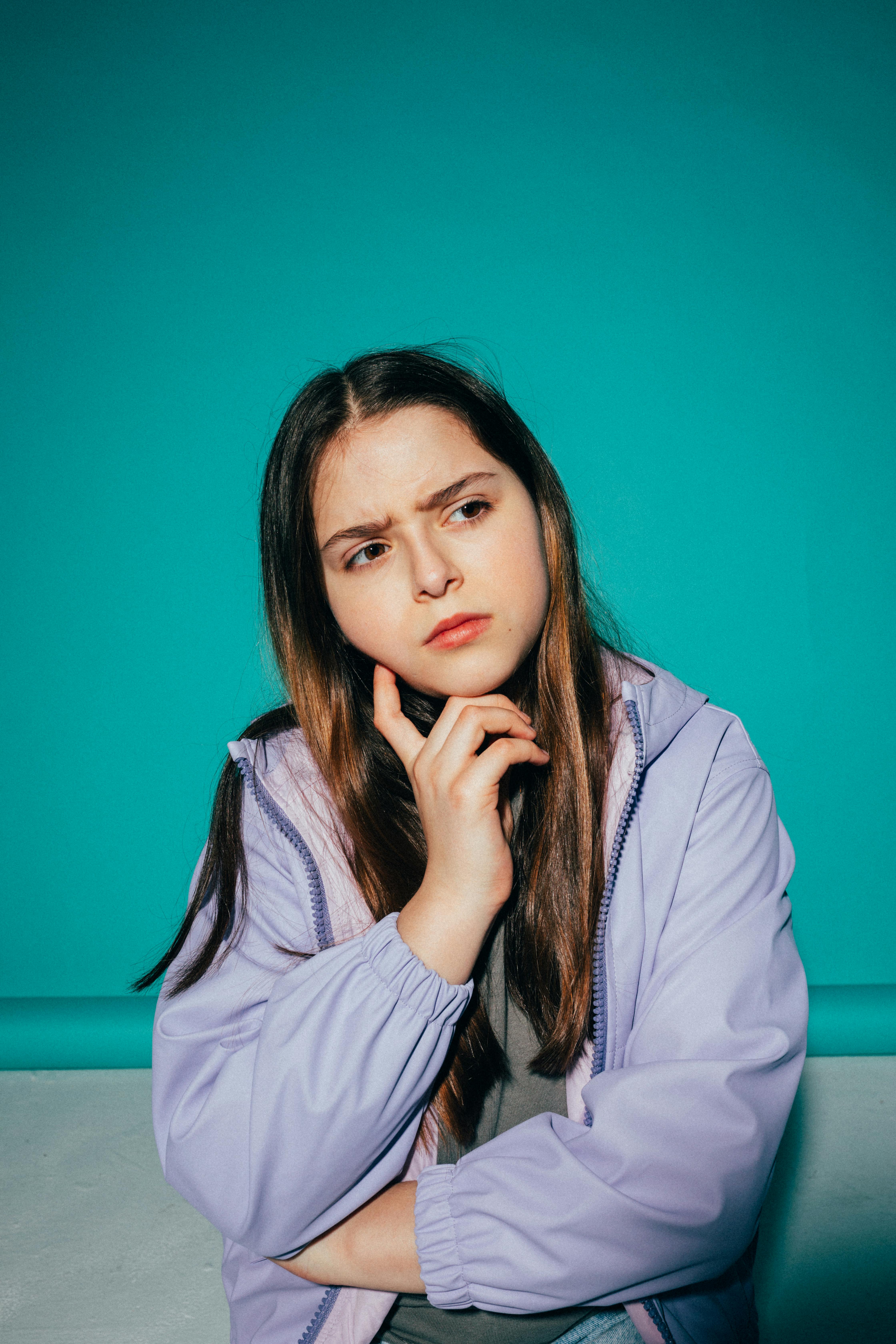 Une adolescente mal à l'aise | Source : Pexels