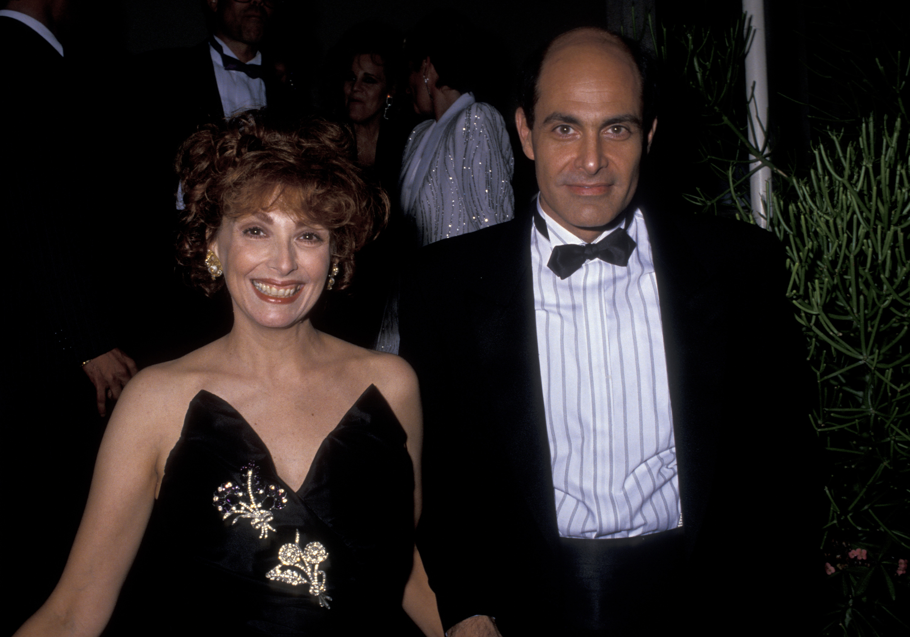 Alan Rachins et sa femme, Joanna Frank, assistent à la 40e soirée annuelle des Primetime Emmy Awards à West Hollywood, Californie, le 28 août 1988 | Source : Getty Images