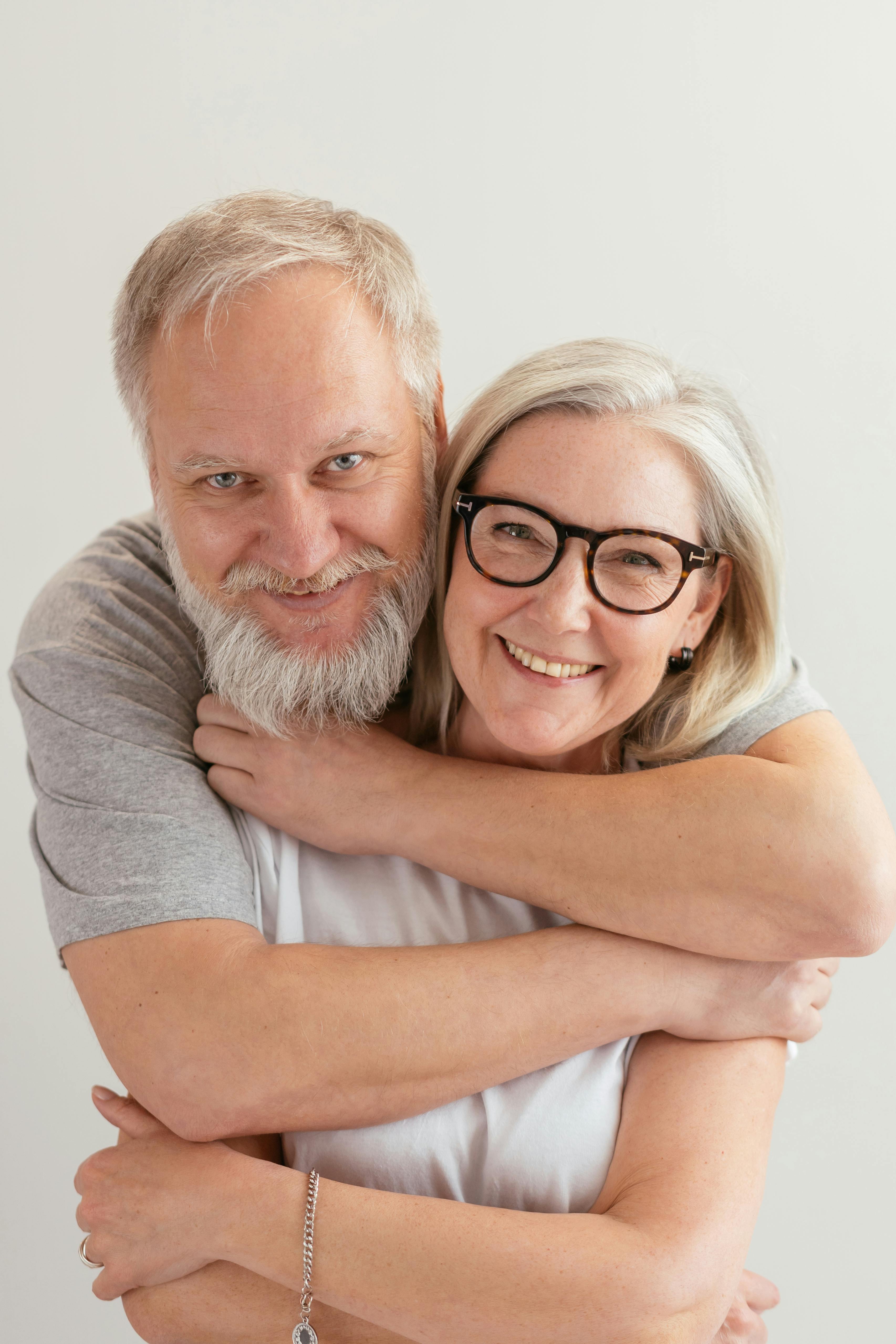 Couple de seniors heureux | Source : Pexels