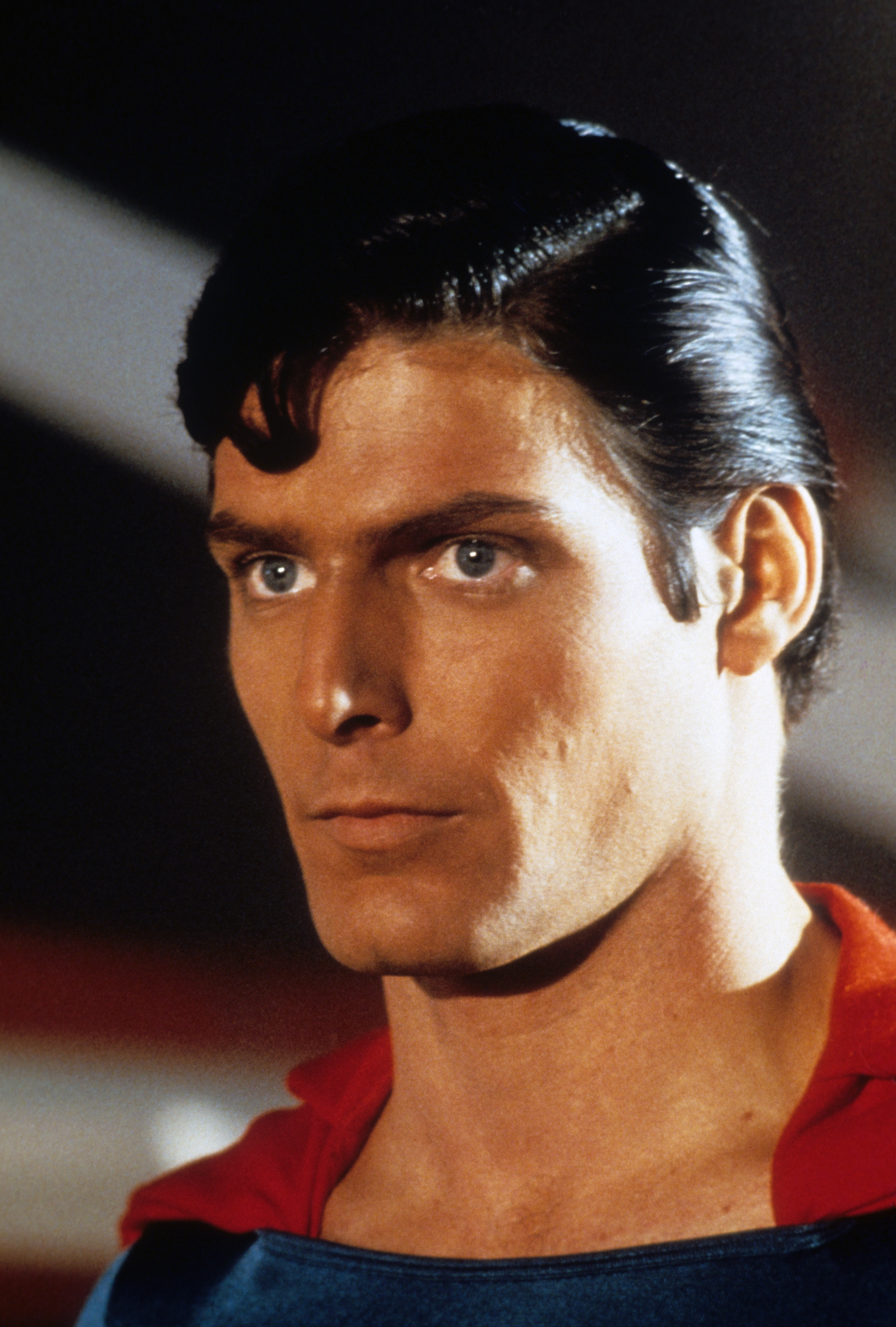 Christopher Reeve sur le plateau de tournage de "Superman", 1978 | Source : Getty Images