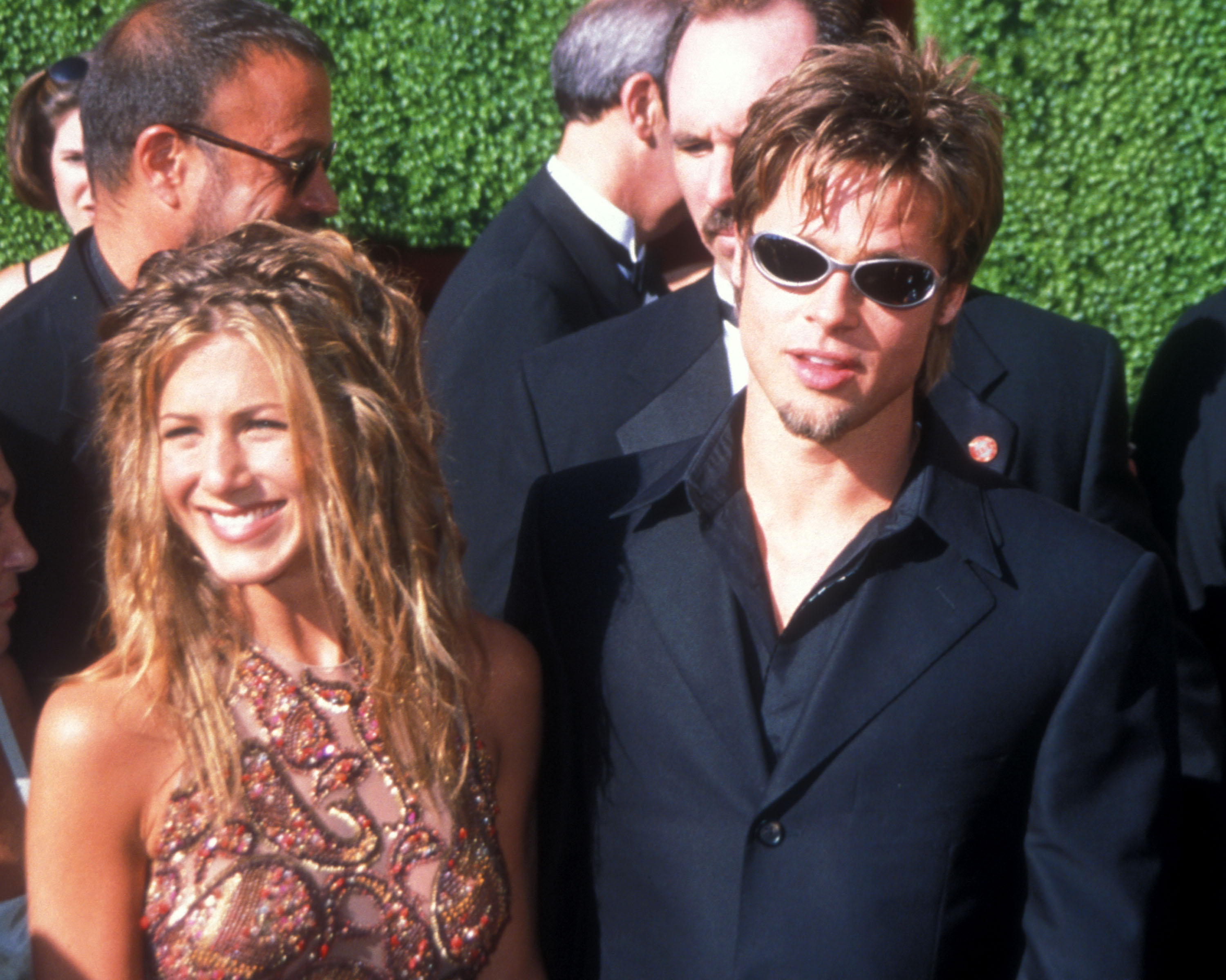 Brad Pitt et Jennifer Aniston le 12 juin 1998 | Source : Getty Images