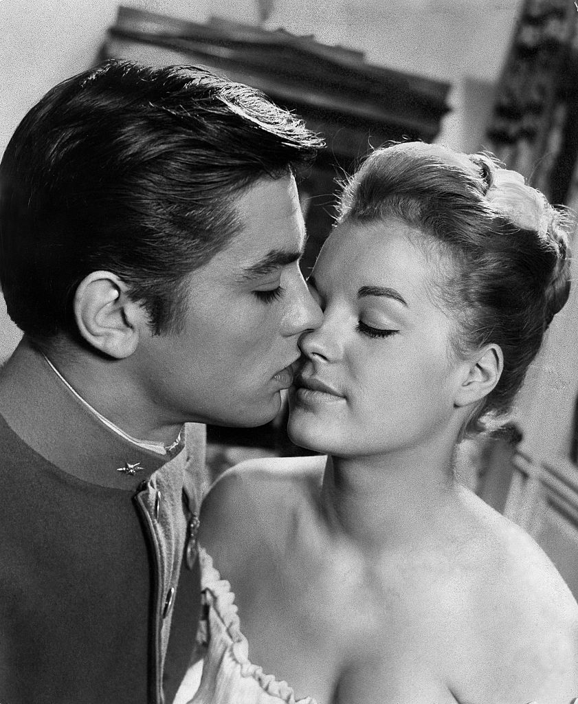 Romy Schneider et Alain Delon s'embrasse sur une scène du film 'Christine'' réalisé par : Pierre Gaspard-Huit France / Italie 1958 Vintage propriété d'ullstein bild.