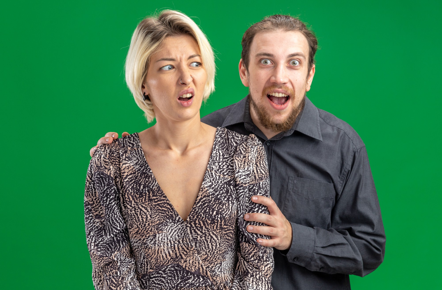 Un couple choqué | Source : Freepik