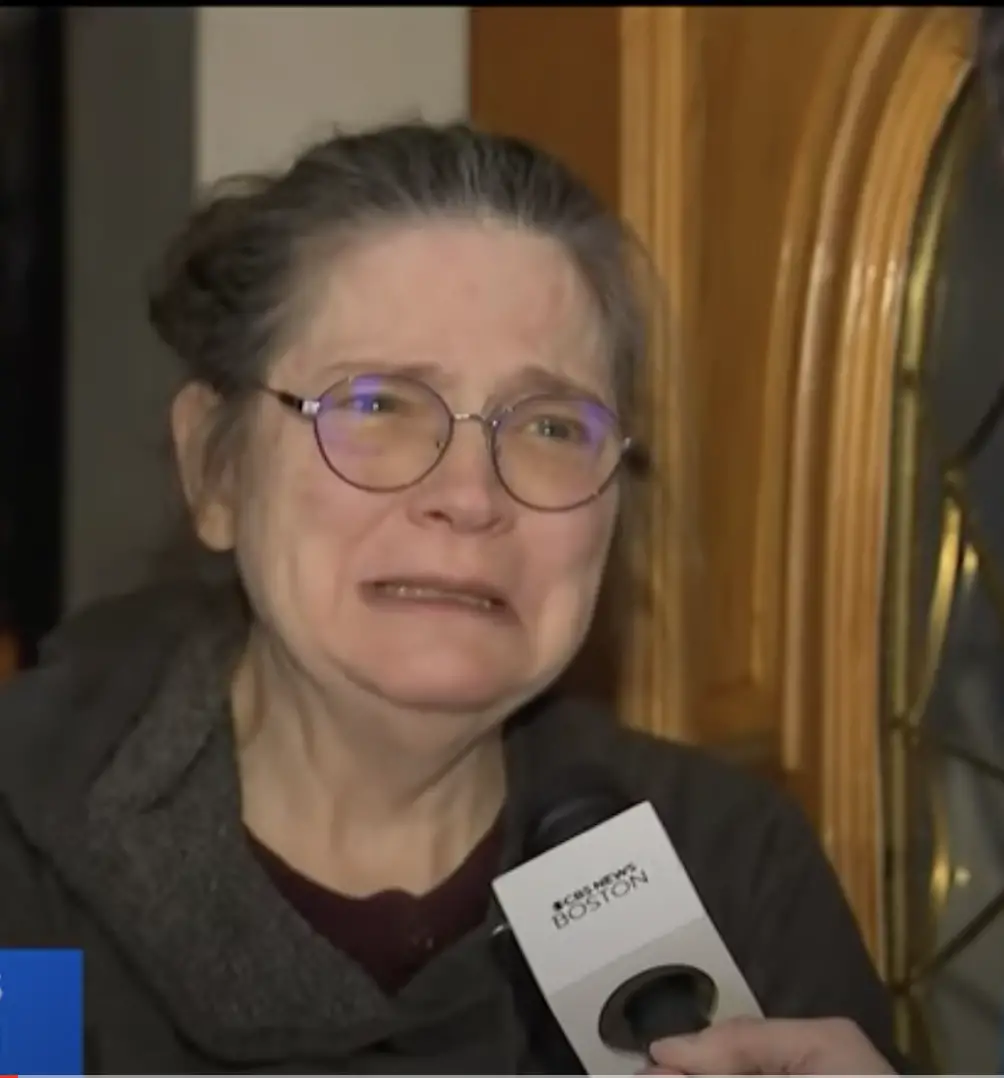 Roxanne Doucette exprimant son opinion sur l'accusation d'empoisonnement de son mari, dans une vidéo datant du 7 janvier 2024 | Source : Youtube.com/cbsboston