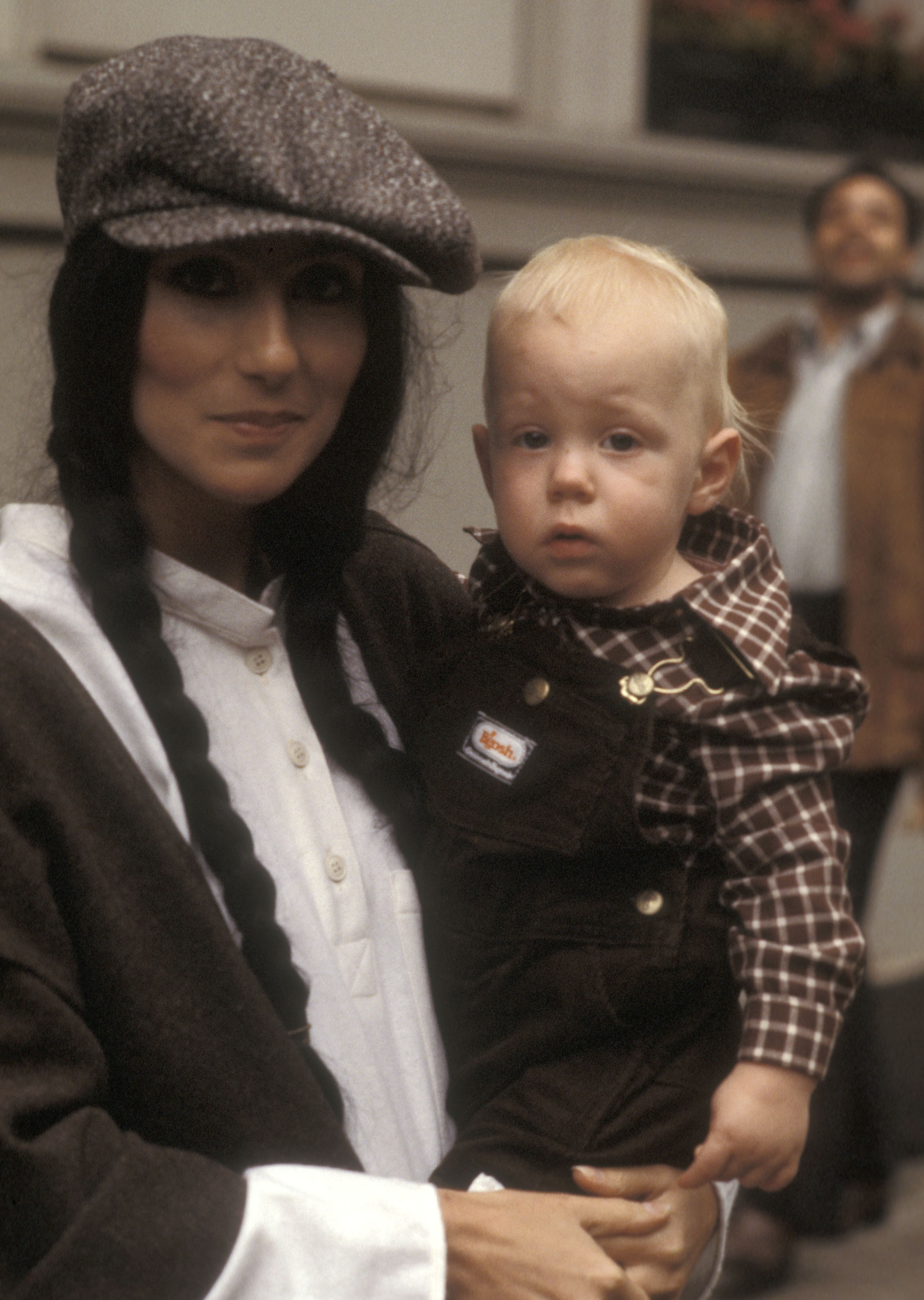 Cher et son fils Elijah Blue Allman le 23 septembre 1977 à New York | Source : Getty Images