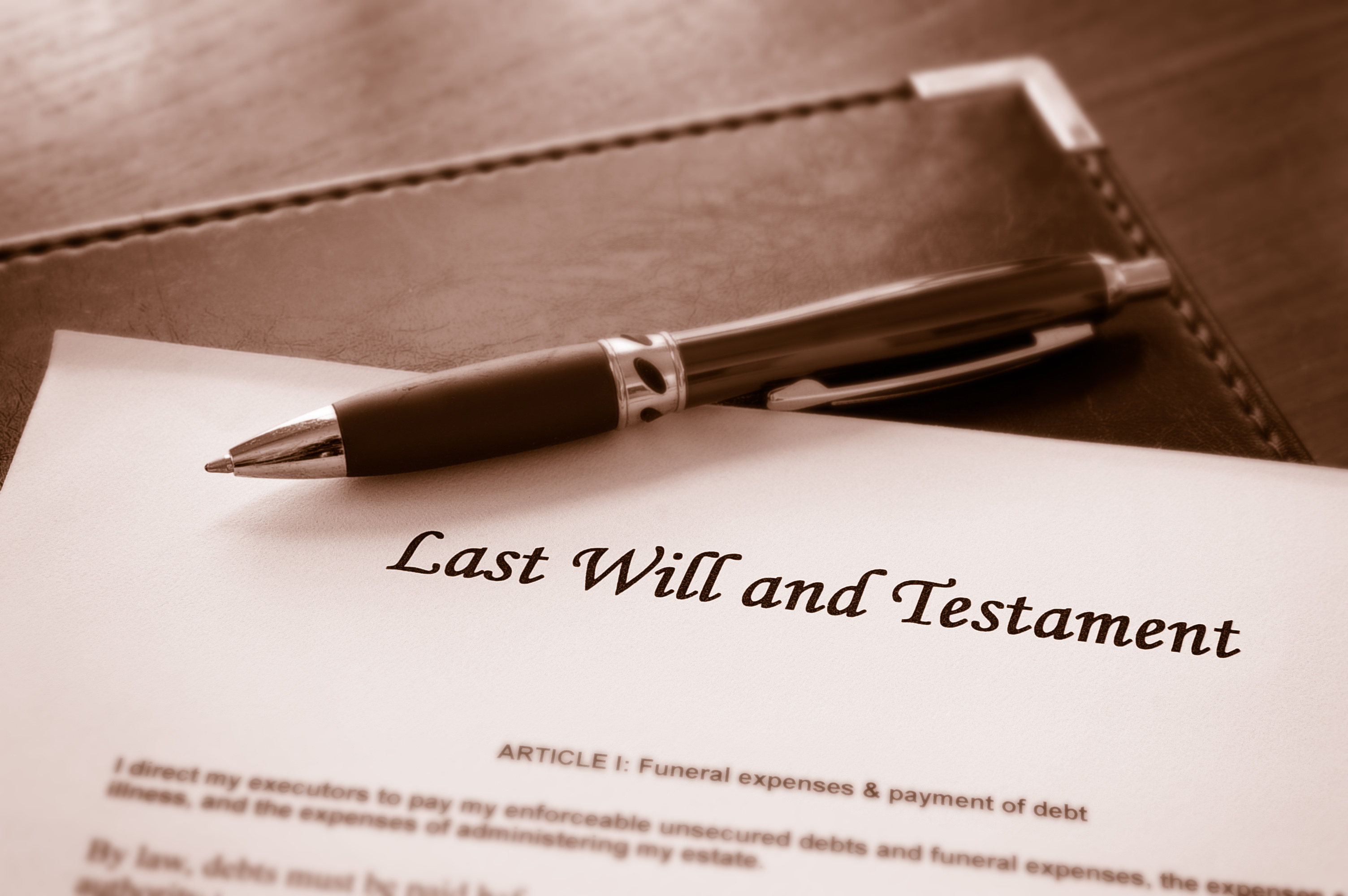 Un document sur lequel figurent les mots "Dernières volontés et testament" : Shutterstock