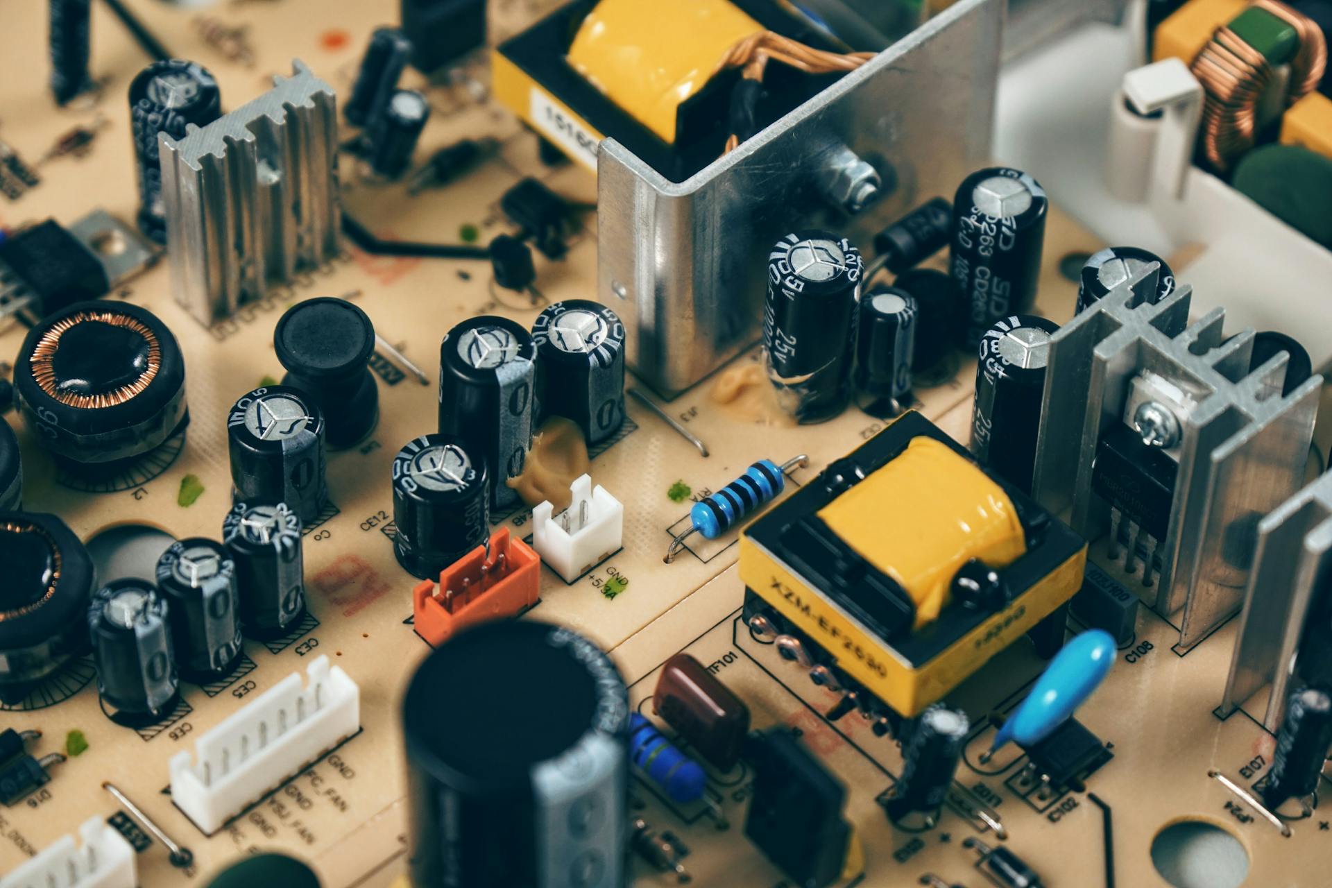 Gros plan sur un circuit imprimé | Source : Pexels