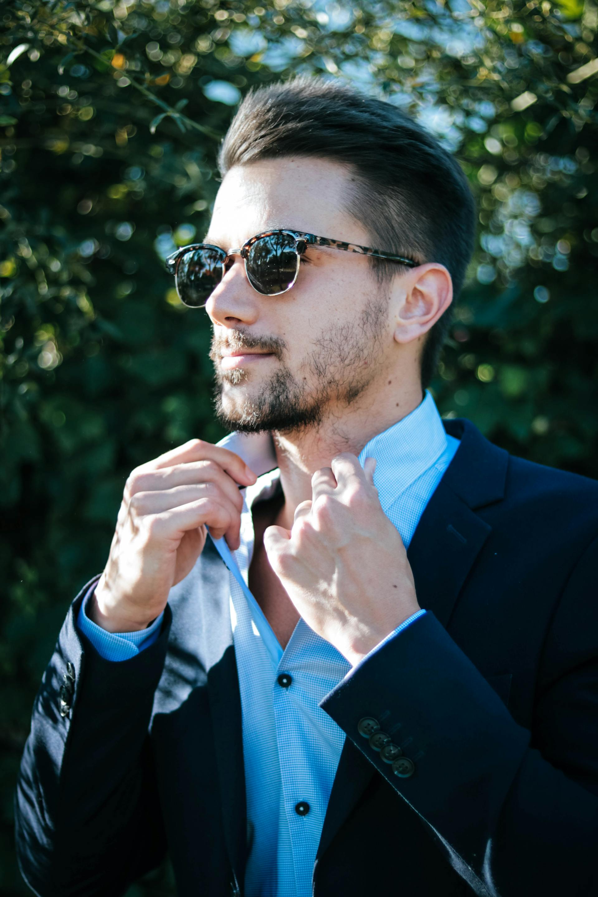 Un homme portant un costume | Source : Pexels