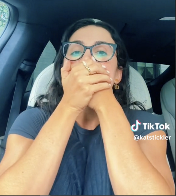 Kat Stickler se dit choquée par les actions d'une mère. | Source : tiktok.com/@katstickler