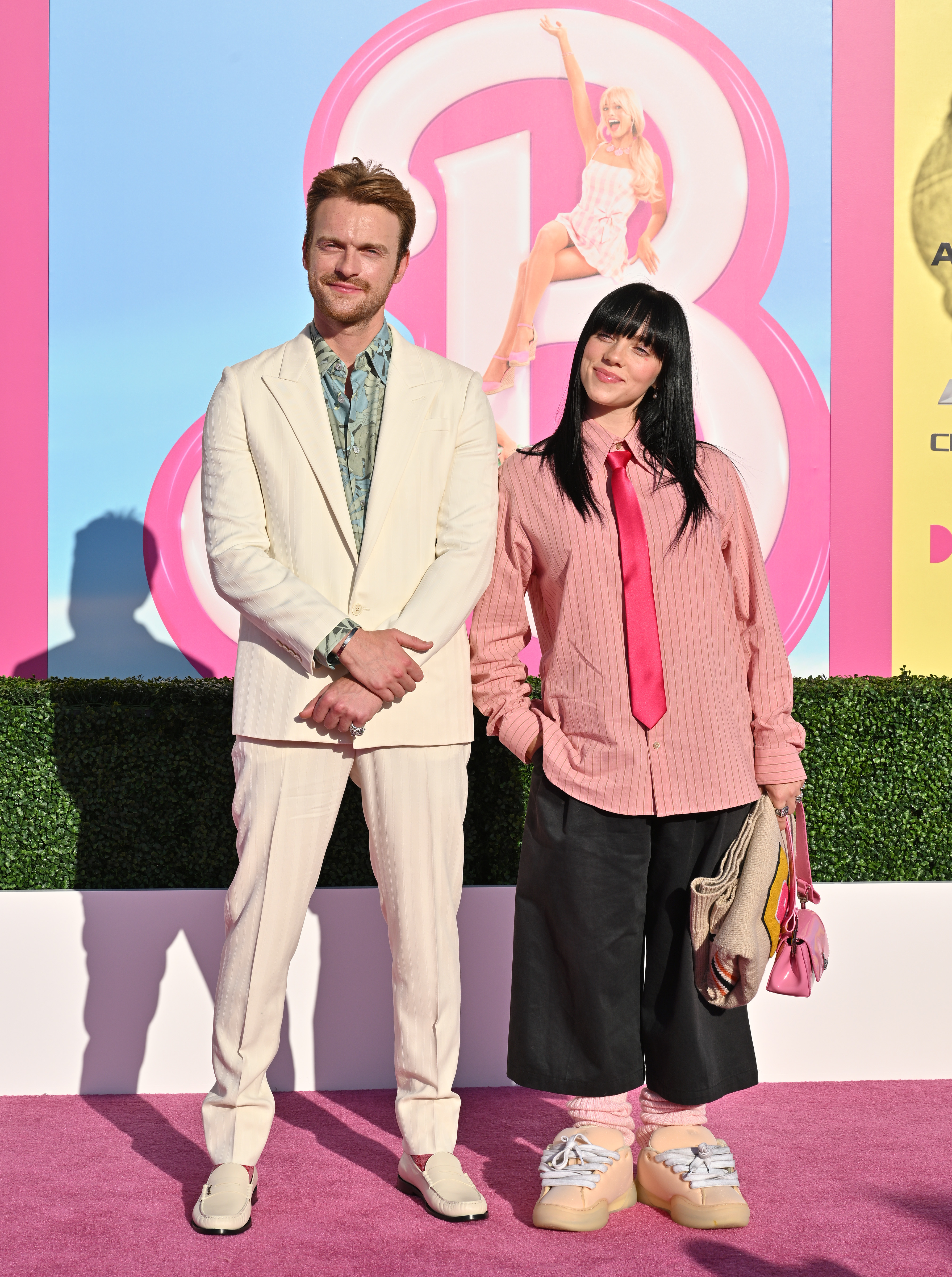 FINNEAS et Billie Eilish assistent à la première mondiale de "Barbie" au Shrine Auditorium and Expo Hall de Los Angeles, en Californie, le 9 juillet 2023. | Source : Getty Images