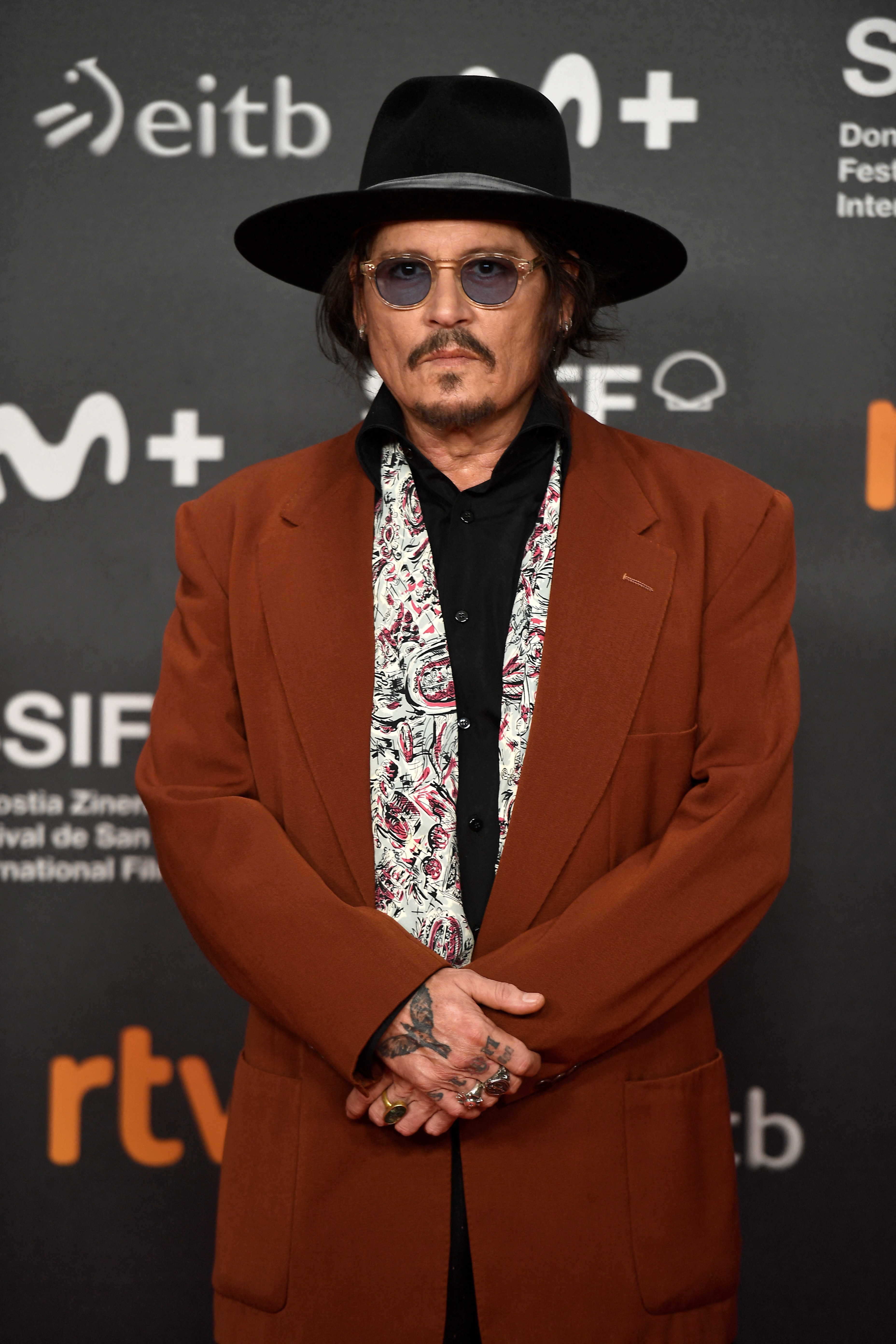Johnny Depp assiste au photocall "Modi, Three Days On The Wing Of Madness" lors du 72ème Festival International du Film de San Sebastian au Palais Kursaal le 24 septembre 2024, à San Sebastian, Espagne. | Source : Getty Images