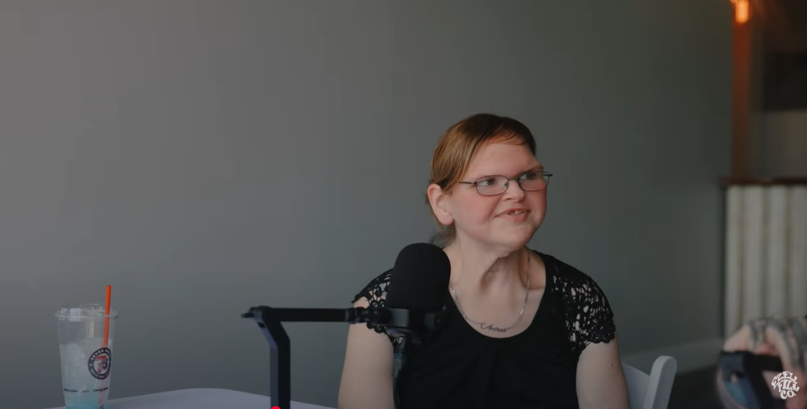 Tammy Slaton parle de son fiancé lors de son interview sur Creative Chaos, extrait d'un post vidéo daté du 24 juin 2025 | Source : YouTube/EzellFilmCompany