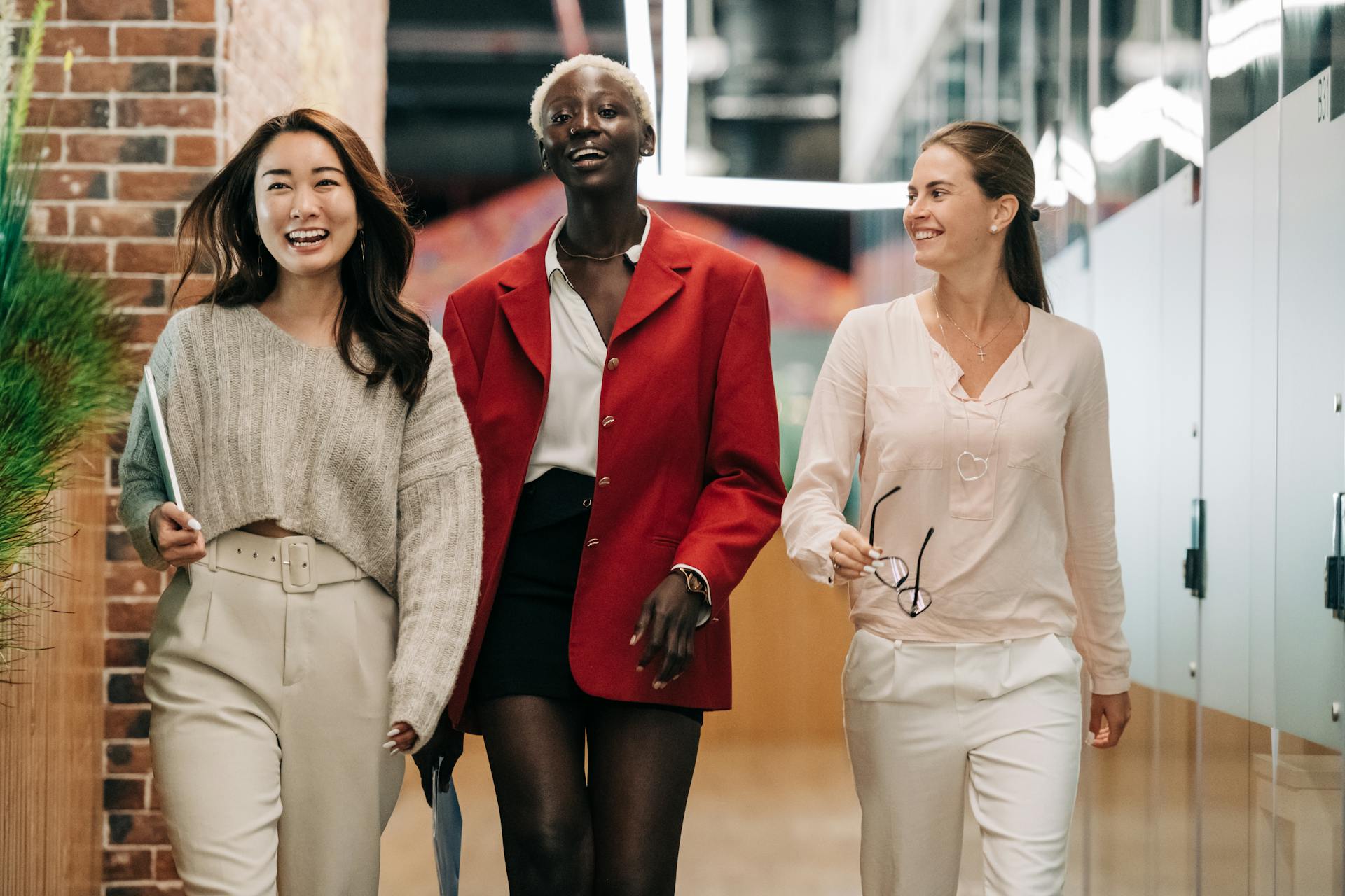 Trois femmes confiantes | Source : Pexels