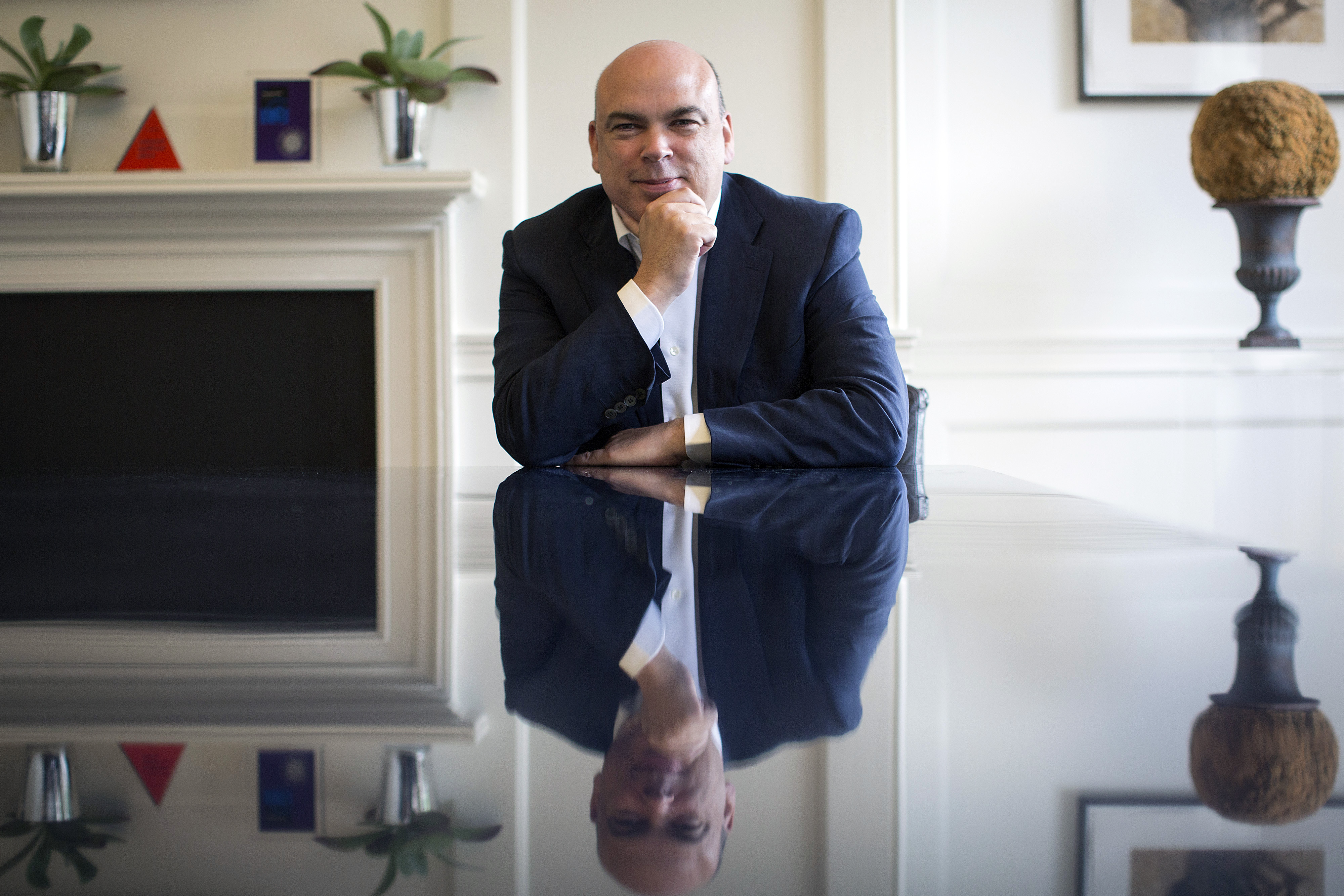 Mike Lynch pose pour une photo à Londres, en Angleterre, le 8 juillet 2014 | Source : Getty Images