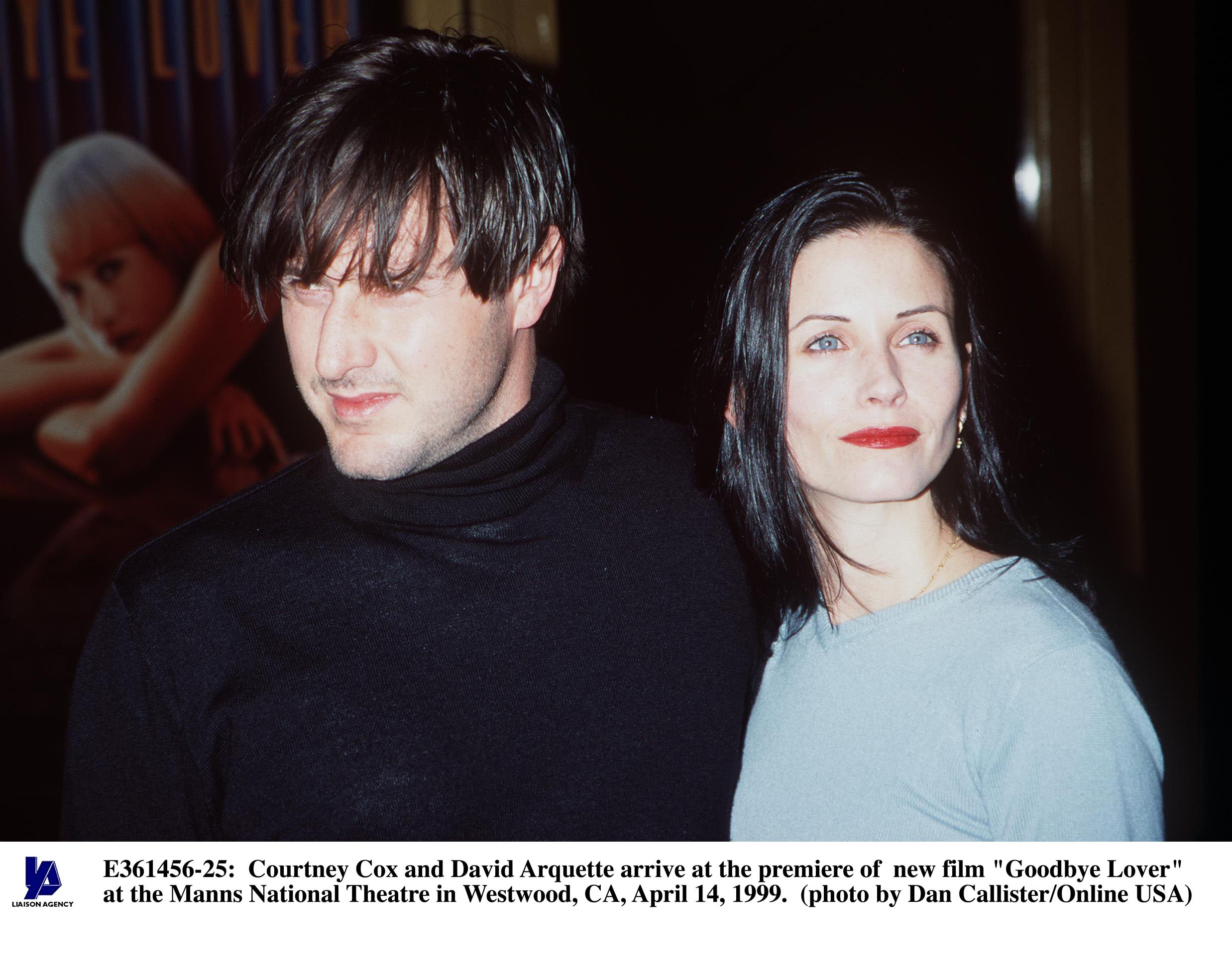 Courteney Cox et David Arquette à la première de "Goodbye Lover" à Westwood, Californie, le 14 avril 1999 | Photo : Getty Images