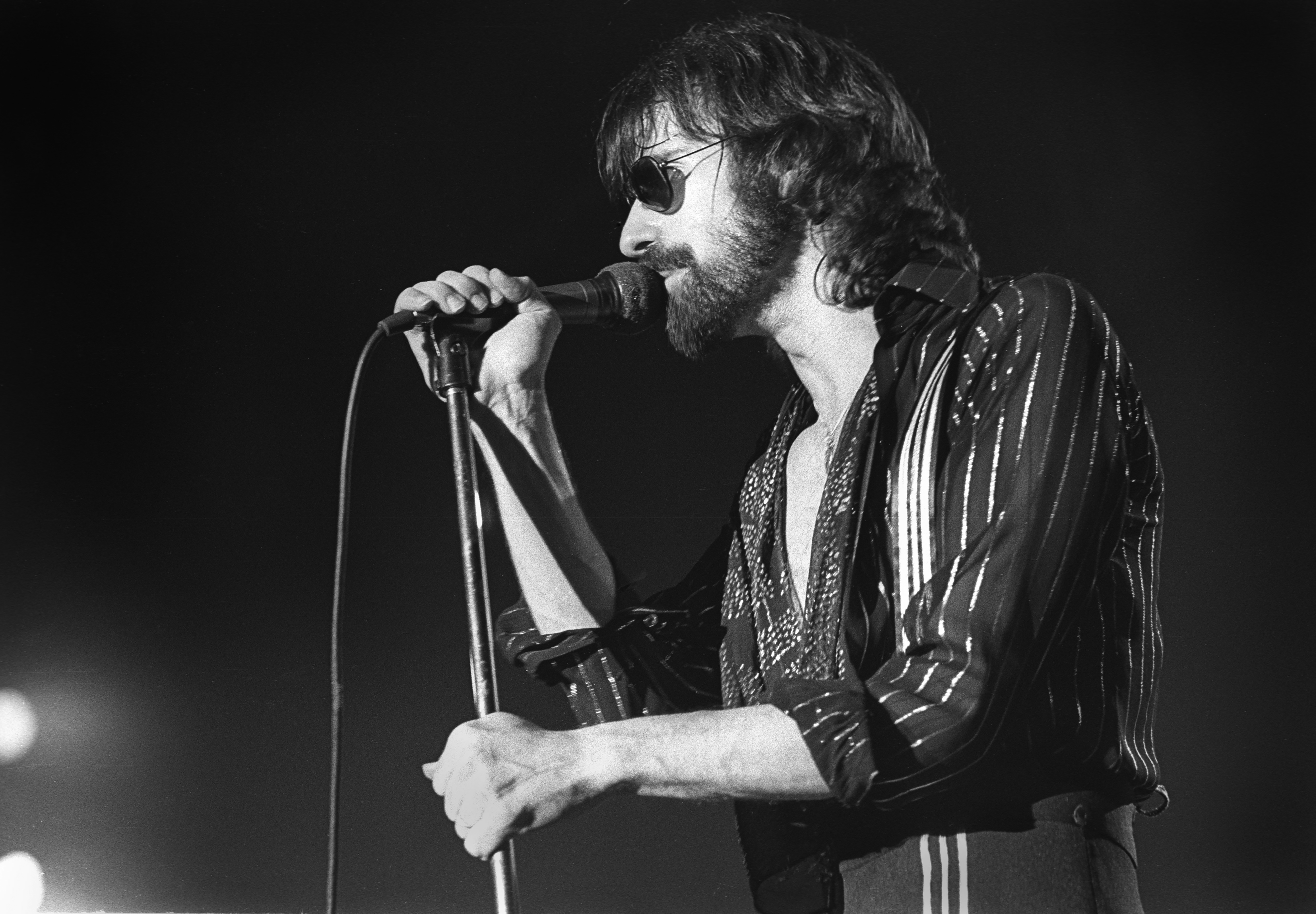 Peter Wolf en concert dans un music-hall de San Antonio, Texas, en janvier 1976 | Source : Getty Images