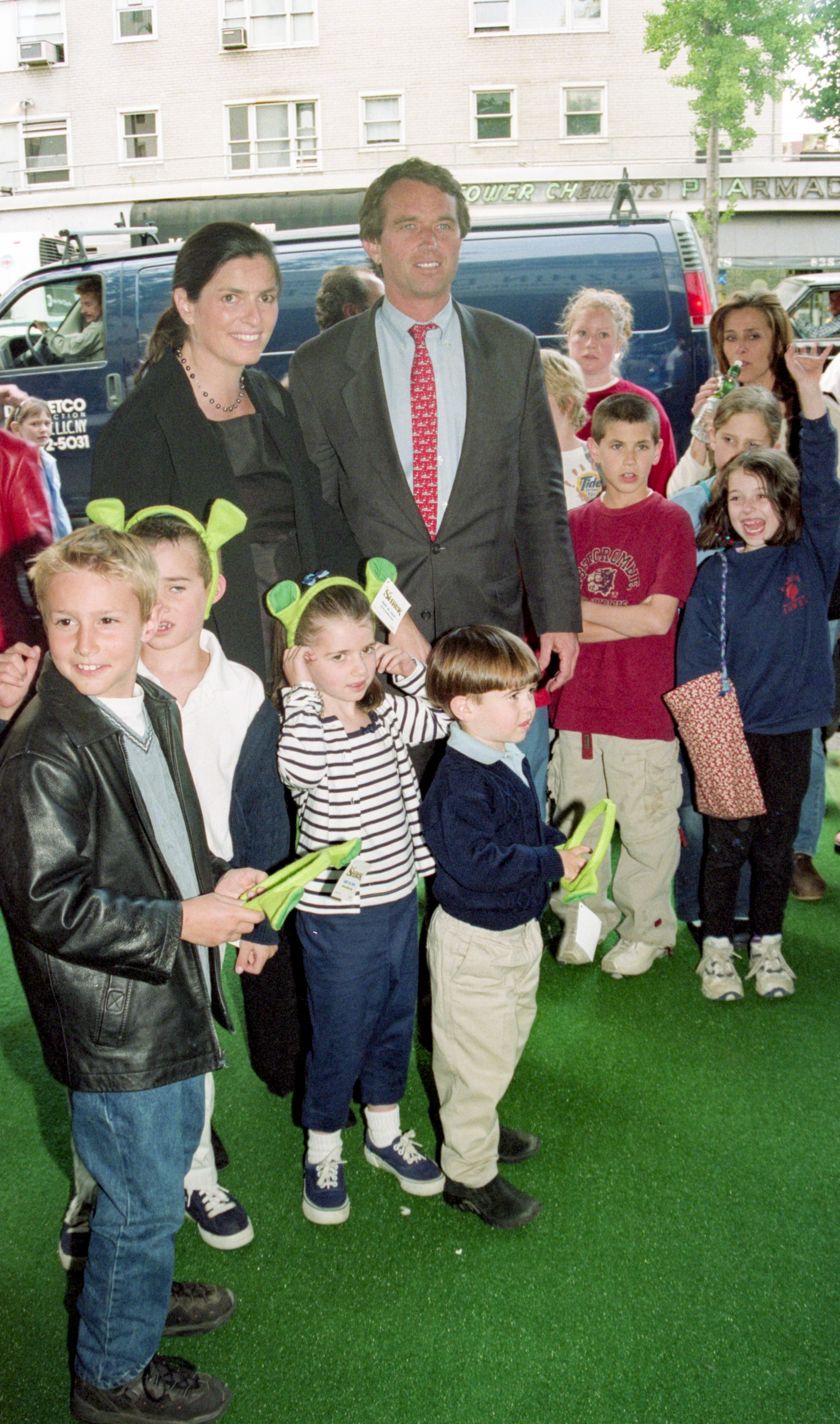 Mary Richardson, Robert F Kennedy Jr, et leurs enfants photographiés le 15 mai 2001 | Source : Getty Images