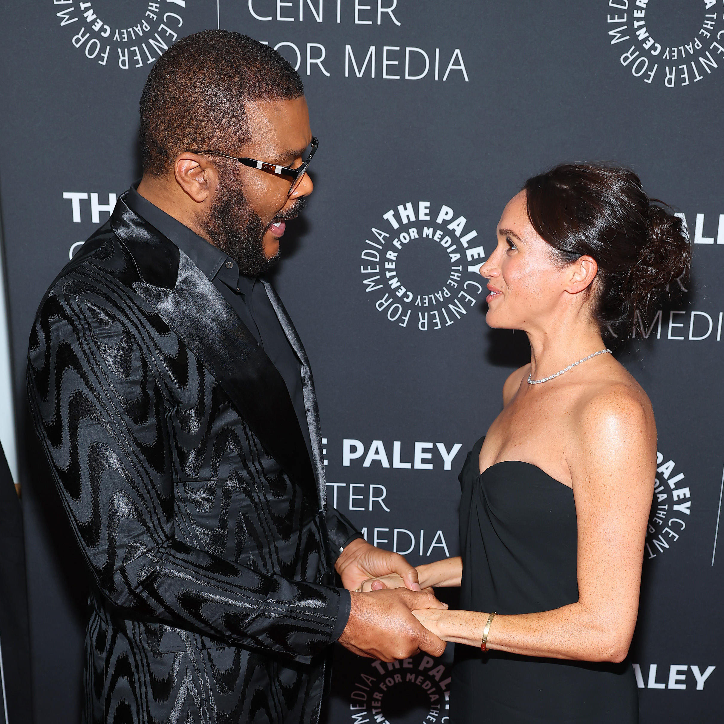 Tyler Perry et Meghan Markle le 4 décembre 2024, à Beverly Hills, en Californie. | Source : Getty Images