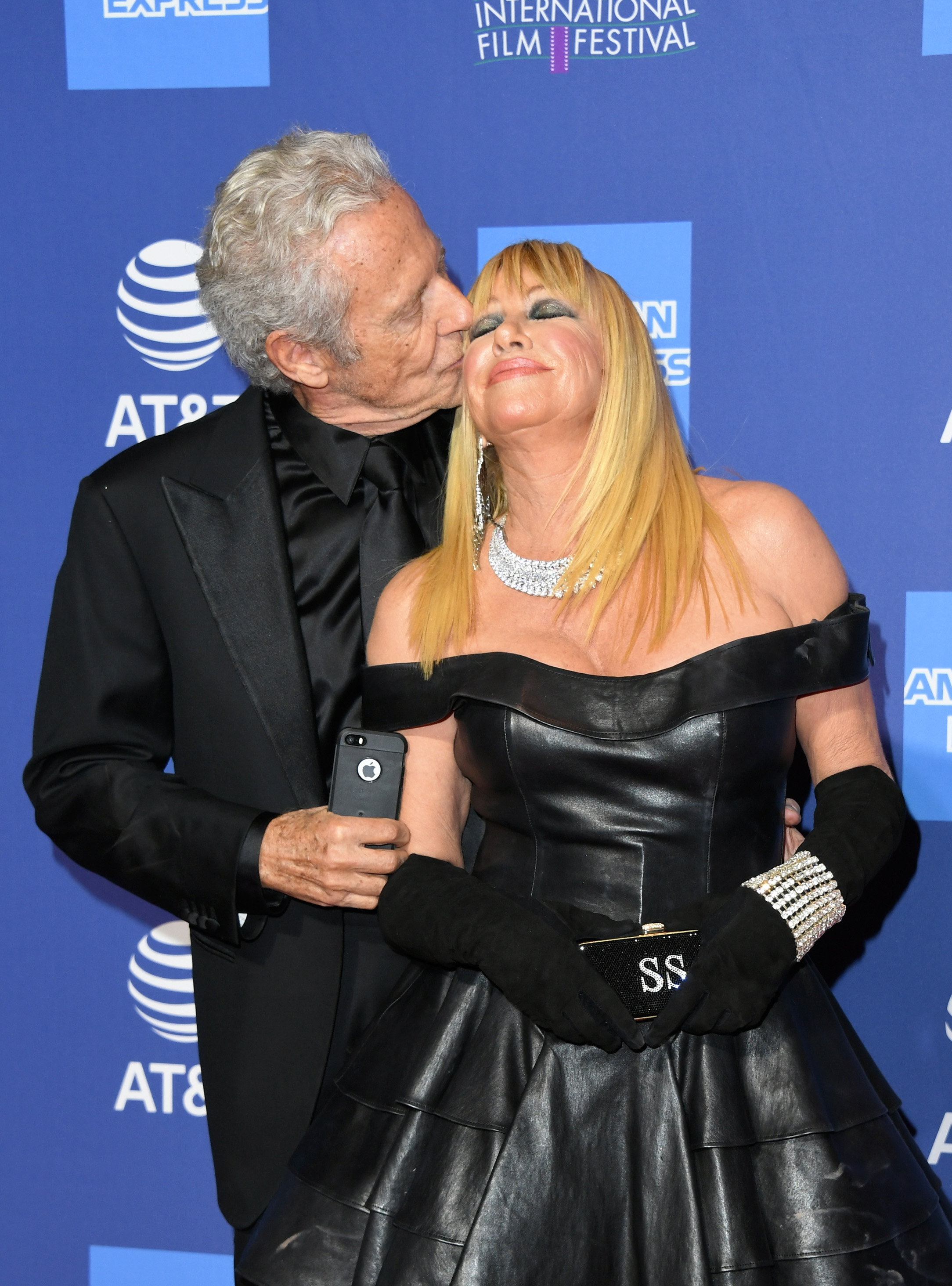 Alan Hamel et Suzanne Somers au Search the world's best editorial photos Editorial Images Images Creative Editorial Video Creative Editorial 30th Annual Palm Springs International Film Festival Film Awards Gala | Source : Getty Images