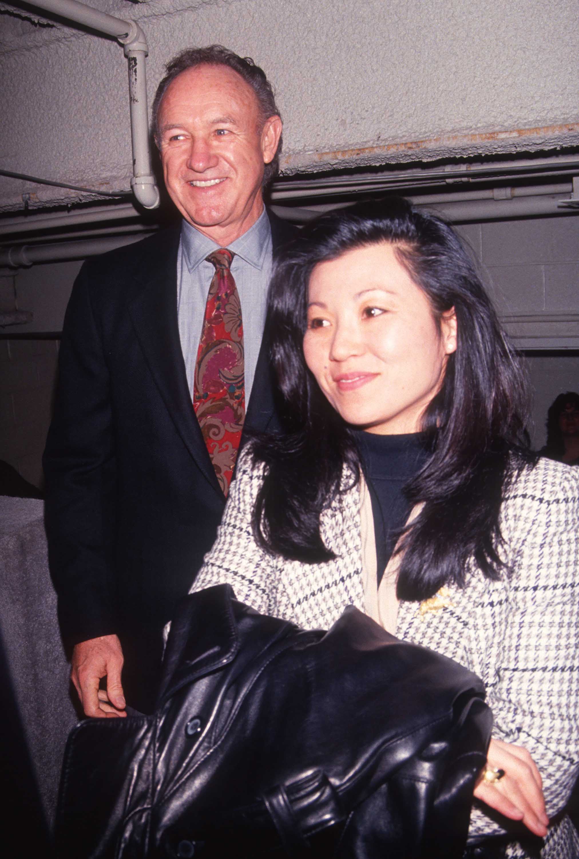 Gene Hackman et Betsy Arakawa lors de la remise des prix DW Griffith à l'Equitable Center le 24 février 1992 à New York. | Source : Getty Images