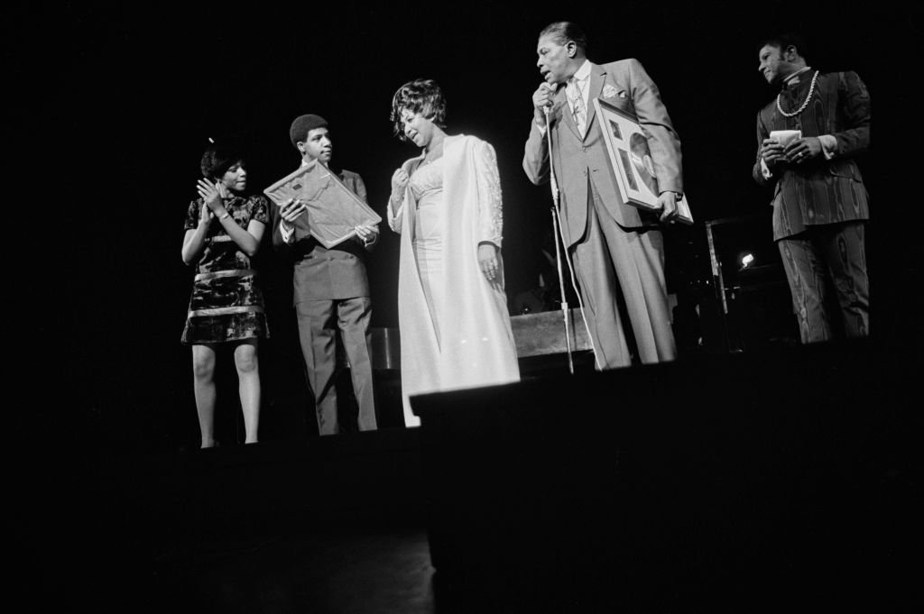 Aretha Franklin avec The Sweet Inspirations, en direct au Philharmonic Hall