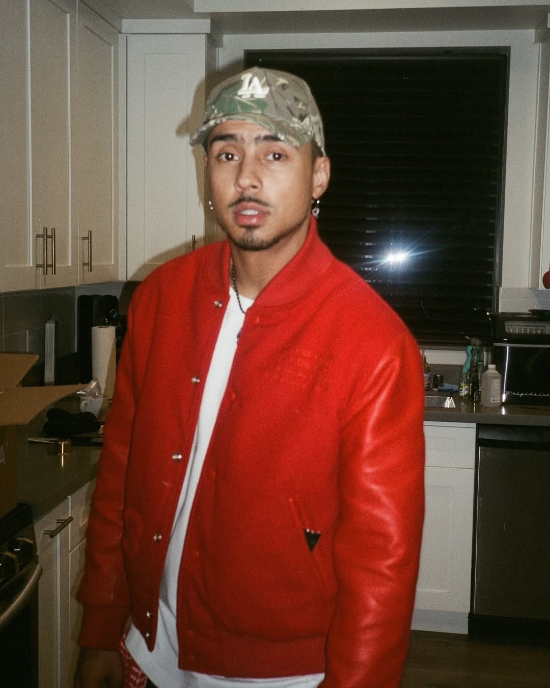 Quincy Brown photographié dans la cuisine, datée de juin 2024 | Source : Instagram/quincy