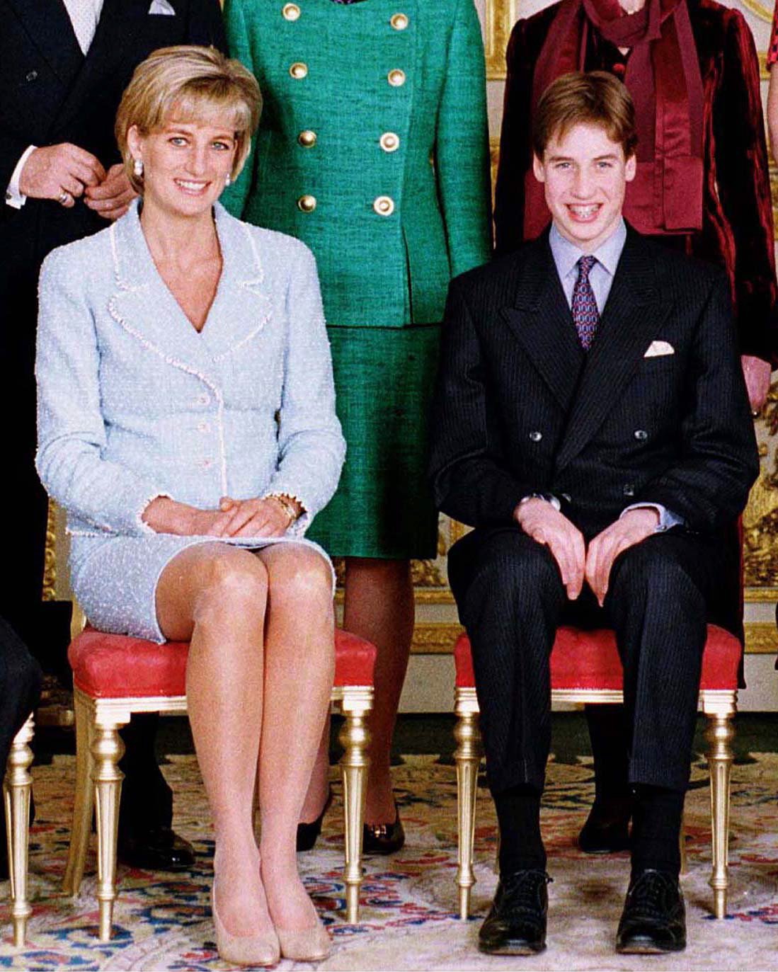 Le Prince William lors de la confirmation avec le Prince Charles et la Princesse Diana au Château de Windsor, Windsor, Royaume-Uni. | Source : Getty Images Getty Images