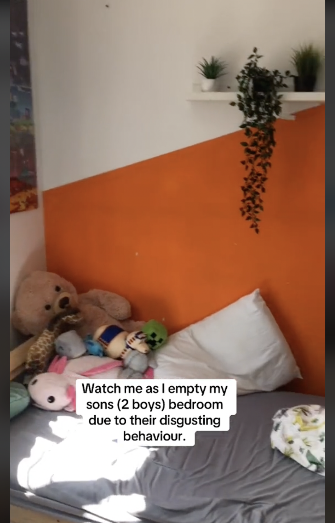 Katie Johnson montre la chambre en désordre de ses fils dans une vidéo virale | Source : TikTok/katiejohnston07