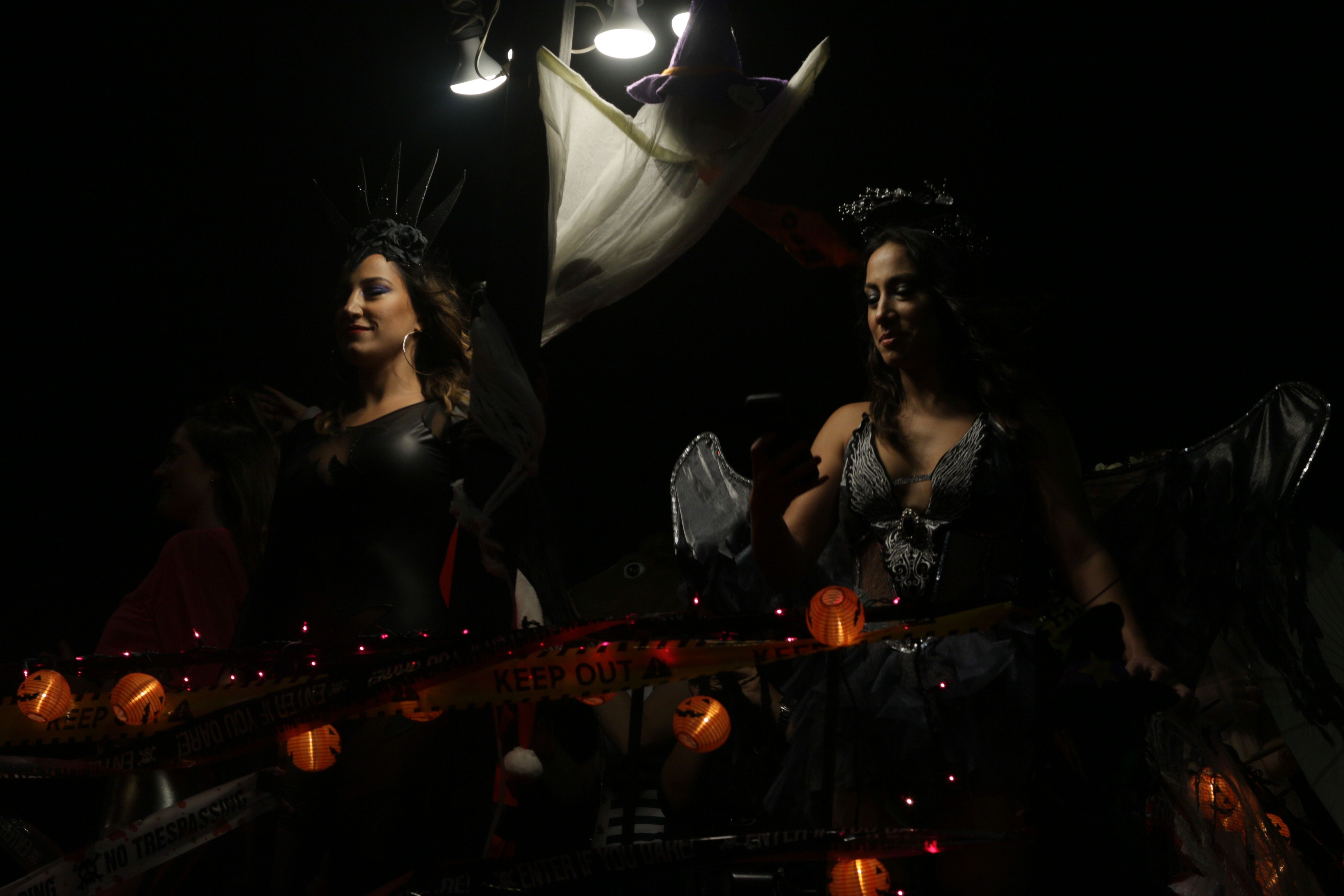 Des femmes déguisées pour Halloween | Source : Pexels