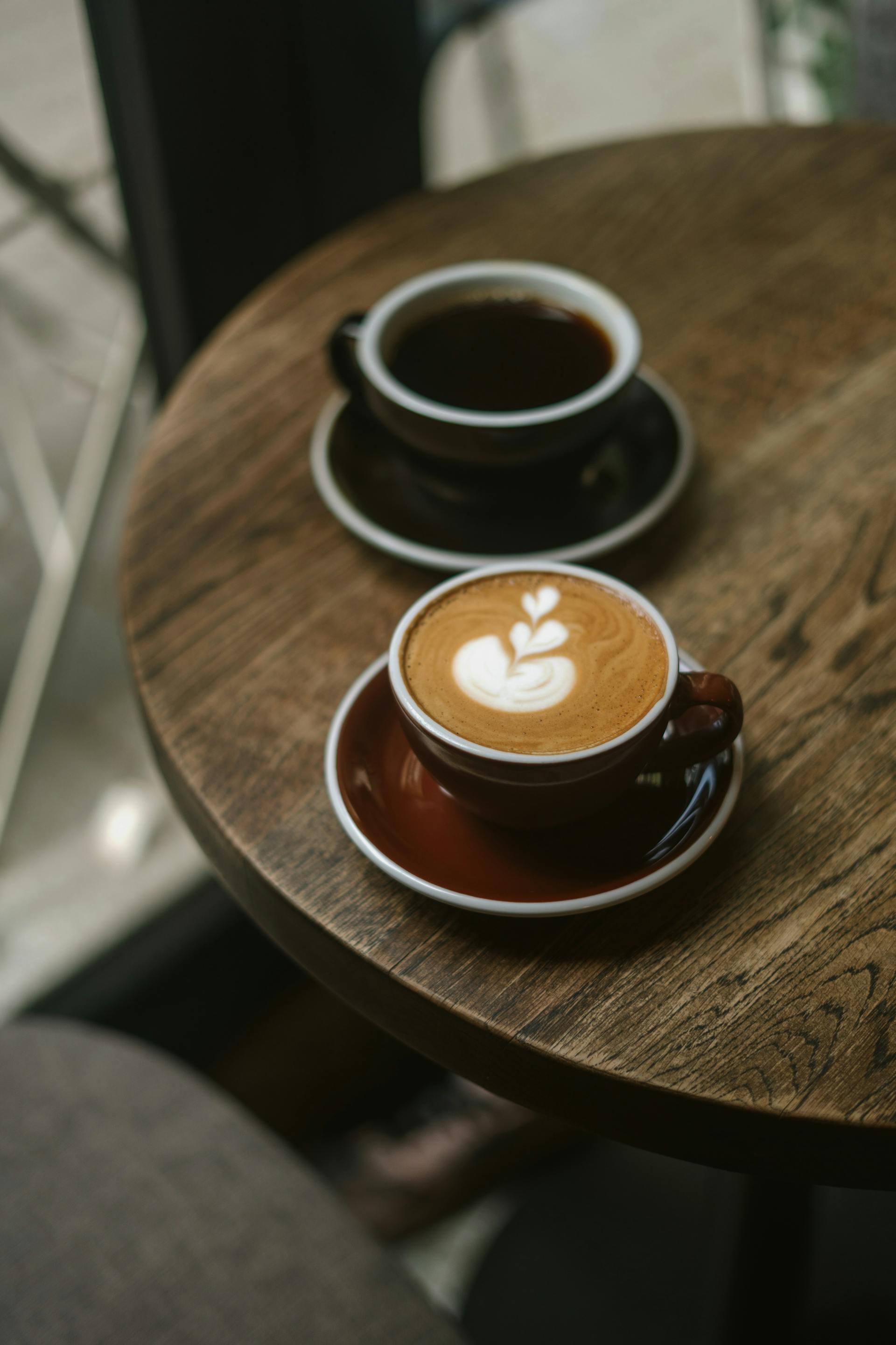 Deux tasses de café | Source : Pexels