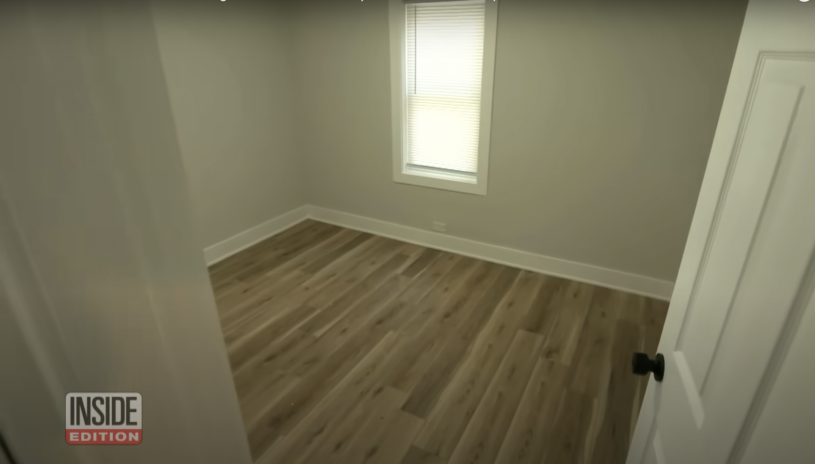 Une chambre à l'intérieur de la maison d'enfance du pape Léon XIV, tirée d'une vidéo datée du 10 mai 2025. | Source : Inside Edition