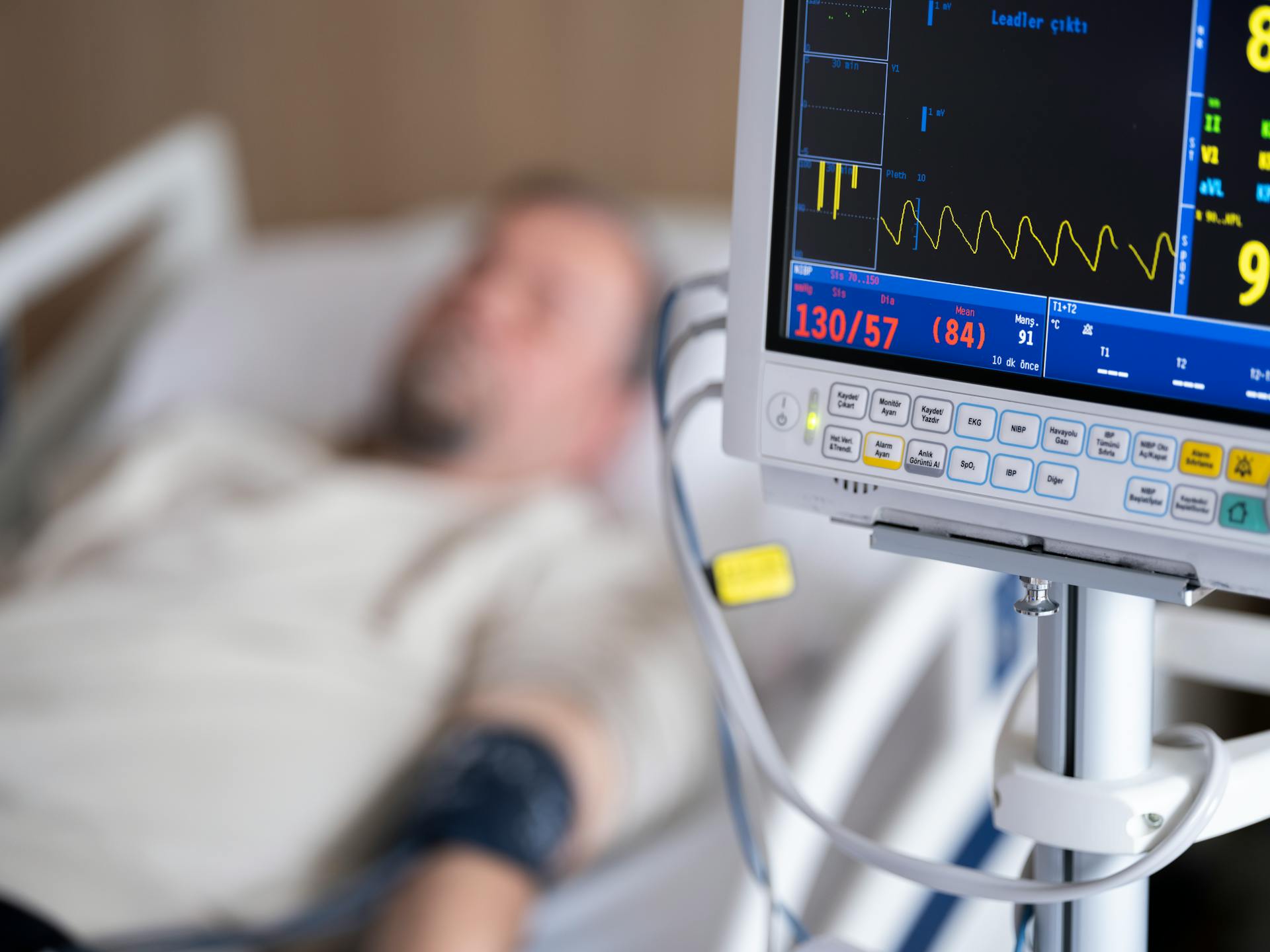 Close-up of a patient's blood pressure and pulse being measured in a hospital | Source: Pexels