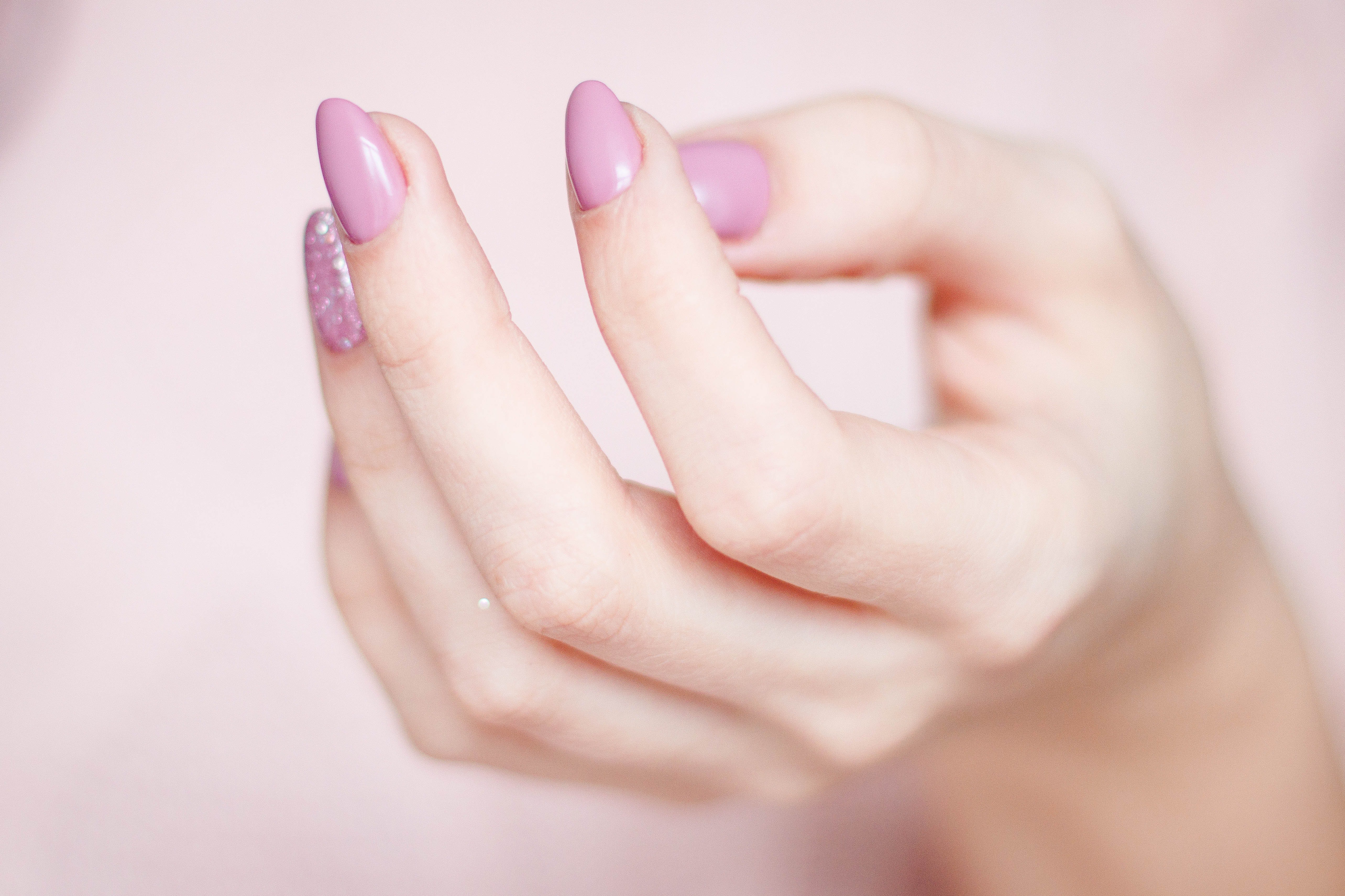 Vernis rose. | Photo : Getty Images