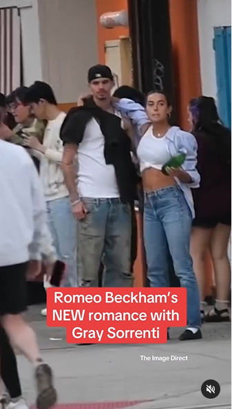 Romeo Beckham et Gray Sorrenti lors de leur première apparition publique en tant que couple à New York, extrait d'un post daté du 16 octobre 2024 | Source : Instagram/dailymail/