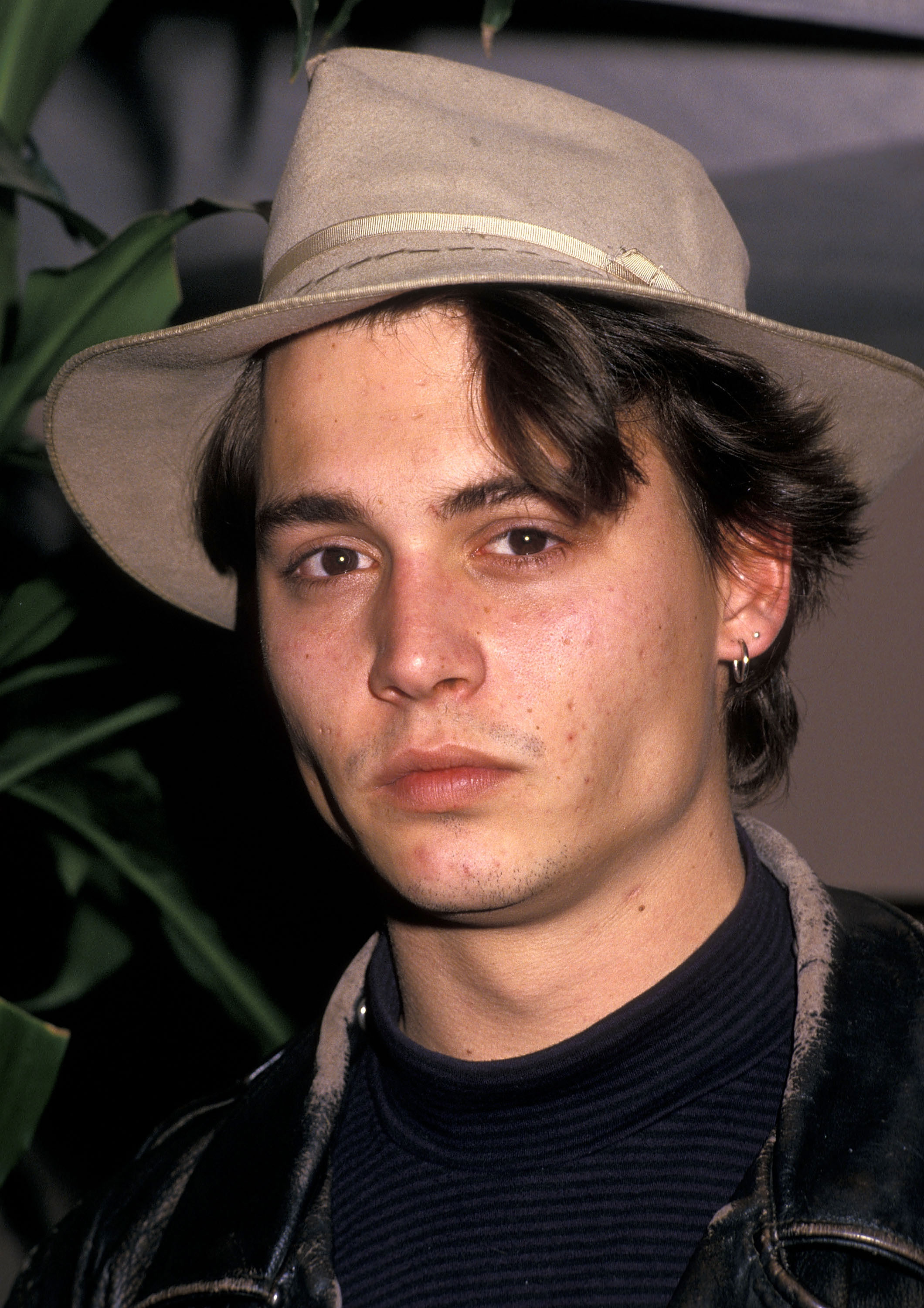 Johnny Depp au Sherman Oaks Galleria à Sherman Oaks, Californie, le 13 décembre 1987. | Source : Getty Images
